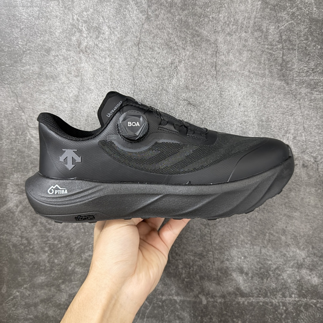 【公司级】DESCENTE Ultra Ridge Boa 舒适运动 徒步鞋 官方同步上架 适合技术路线 单日徒步穿着 受到长途野外跑步鞋的启发 适合在变化的地形上进行快速轻快的徒步旅行穿着，舒适而有支撑性，使您充满信心。该设计与脚部融为一体，可最大限度地减少摩擦 尺码：39 40 40.5 41 42 42.5 43 44 44.5 45-选品中心