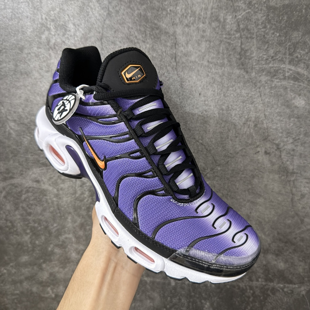 图片[3]-【TK纯原版】Nike Air Max Plus TN气垫系列跑鞋 DX0755-500 全新一比一高端版本 真正的市场T1品质 更多配色陆续出货 真正的用心研发 一点一点抠出来的 品质 品控细节 随便闭眼对比市场任何版本 全套原纸板楦头开发 完美呈现版型 工艺流程均与原鞋保持一致 Turned Air 中底缓震技术 鞋面弧度与大底弧度一致 鞋头正确TPU材质 鞋面高频TPU材质1.0厚度 原鞋一致层次感 超越公司货的品控标准 多道QC质检 货号： 尺码： 40.5 41 42 42.5 43 44 44.5 45 46 47.5 48.5-选品中心