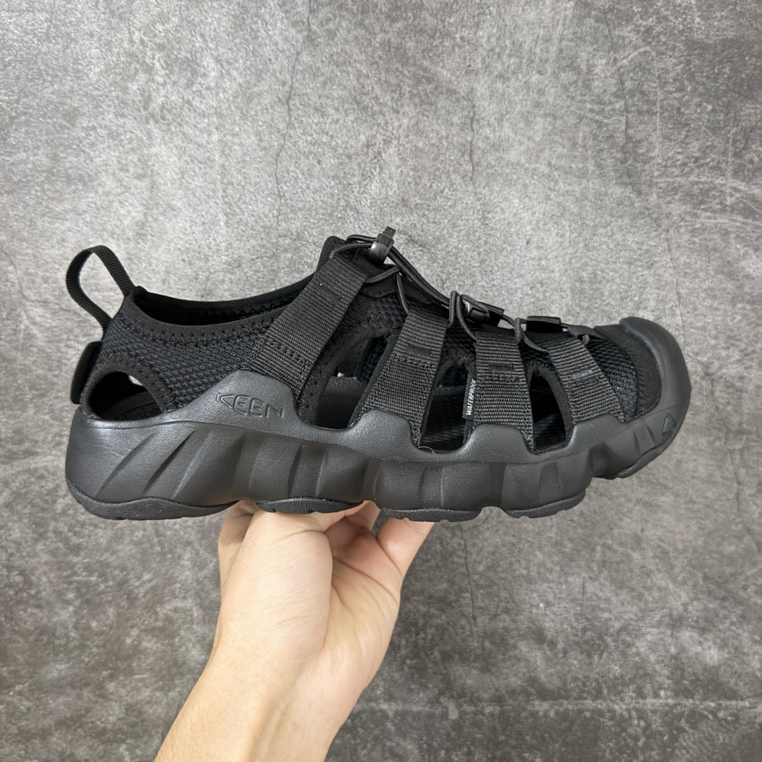 【纯原版】KEEN Newport H2 科恩防滑耐磨低帮户外功能鞋溯溪鞋凉鞋 KEEN诞生于2003年的美国人气户外品牌，以一双“保护脚趾”且能涉足水域的户外凉鞋NEWPORT诞生为契机，开启原创制鞋之路。KEEN相信，天空之下即是户外，因为户外不一定是极具挑战性的独自冒险，也可以是与朋友、家人和宠物一同分享外面的世界。同时，KEEN从诞生之初便始终贯彻环保制鞋的理念，不断创造出优秀的原创奇履。脚踏实地，致力向善。我们想和世界产生更多交集为世界减少更多负担，和你趣户外、趣做自己、趣环保让地球和生活都变得更美好 尺码：36-45-选品中心