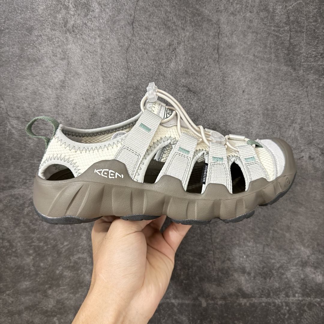 【纯原版】KEEN Newport H2 科恩防滑耐磨低帮户外功能鞋溯溪鞋凉鞋 KEEN诞生于2003年的美国人气户外品牌，以一双“保护脚趾”且能涉足水域的户外凉鞋NEWPORT诞生为契机，开启原创制鞋之路。KEEN相信，天空之下即是户外，因为户外不一定是极具挑战性的独自冒险，也可以是与朋友、家人和宠物一同分享外面的世界。同时，KEEN从诞生之初便始终贯彻环保制鞋的理念，不断创造出优秀的原创奇履。脚踏实地，致力向善。我们想和世界产生更多交集为世界减少更多负担，和你趣户外、趣做自己、趣环保让地球和生活都变得更美好 尺码：36-45-选品中心