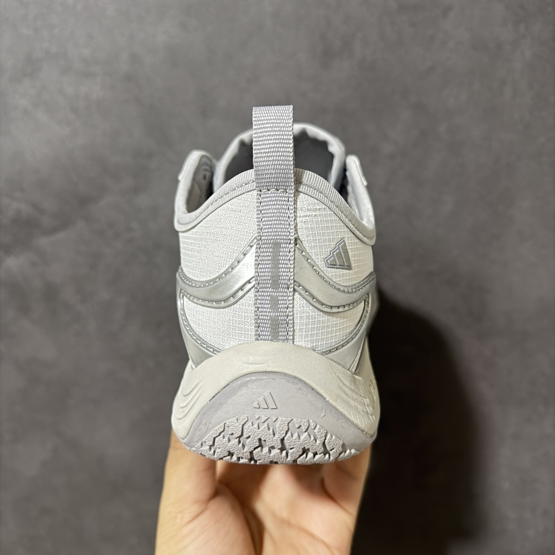 图片[4]-【公司级】adidas阿迪达斯男女FOS GROUNDFLOW机能风薄底运动鞋。 阿迪达斯GROUNDFLOW是一款主打机能薄底设计的休闲运动鞋‌，虽然外观有赤足鞋元素，但实际更偏向厚底与薄底结合的日常休闲款，适合追求潮流脚感的用户日常穿着 。‌‌脚感设计‌：采用宽楦设计以增加稳定性，但中足收窄较明显，对足弓支撑有一定要求 。‌‌日常休闲更合适‌：适合城市通勤、日常休闲穿搭，不建议用于长距离跑步或高强度运动训练。 货号： KH7968 尺码： 36 36⅔ 37⅓ 38 38⅔ 39⅓ 40 40⅔ 41⅓ 42 42⅔ 43⅓ 44 45-选品中心