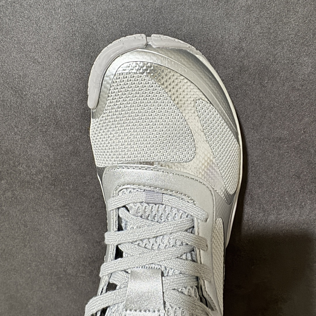 图片[5]-【公司级】adidas阿迪达斯男女FOS GROUNDFLOW机能风薄底运动鞋。 阿迪达斯GROUNDFLOW是一款主打机能薄底设计的休闲运动鞋‌，虽然外观有赤足鞋元素，但实际更偏向厚底与薄底结合的日常休闲款，适合追求潮流脚感的用户日常穿着 。‌‌脚感设计‌：采用宽楦设计以增加稳定性，但中足收窄较明显，对足弓支撑有一定要求 。‌‌日常休闲更合适‌：适合城市通勤、日常休闲穿搭，不建议用于长距离跑步或高强度运动训练。 货号： KH7968 尺码： 36 36⅔ 37⅓ 38 38⅔ 39⅓ 40 40⅔ 41⅓ 42 42⅔ 43⅓ 44 45-选品中心