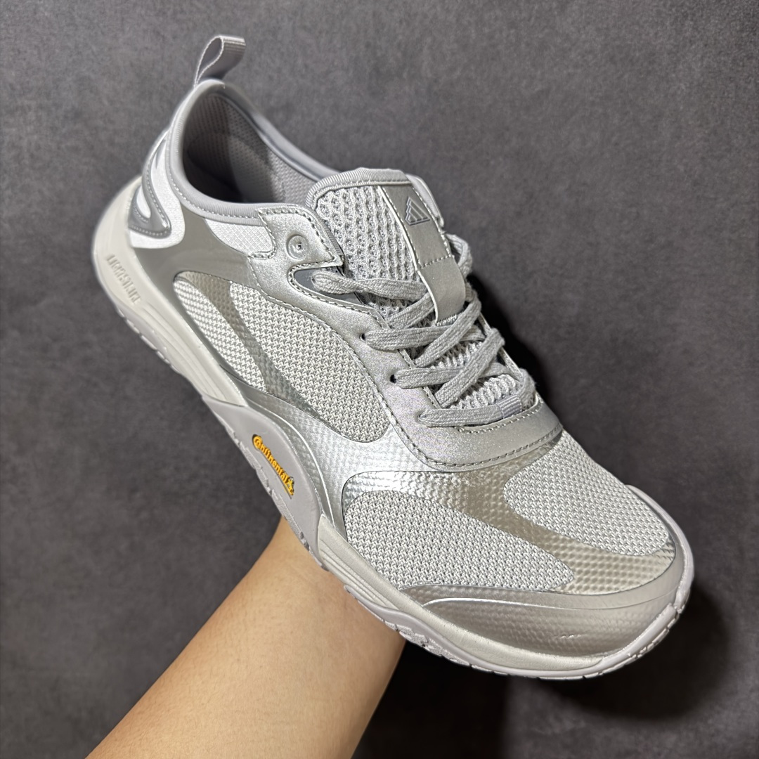 图片[3]-【公司级】adidas阿迪达斯男女FOS GROUNDFLOW机能风薄底运动鞋。 阿迪达斯GROUNDFLOW是一款主打机能薄底设计的休闲运动鞋‌，虽然外观有赤足鞋元素，但实际更偏向厚底与薄底结合的日常休闲款，适合追求潮流脚感的用户日常穿着 。‌‌脚感设计‌：采用宽楦设计以增加稳定性，但中足收窄较明显，对足弓支撑有一定要求 。‌‌日常休闲更合适‌：适合城市通勤、日常休闲穿搭，不建议用于长距离跑步或高强度运动训练。 货号： KH7968 尺码： 36 36⅔ 37⅓ 38 38⅔ 39⅓ 40 40⅔ 41⅓ 42 42⅔ 43⅓ 44 45-选品中心