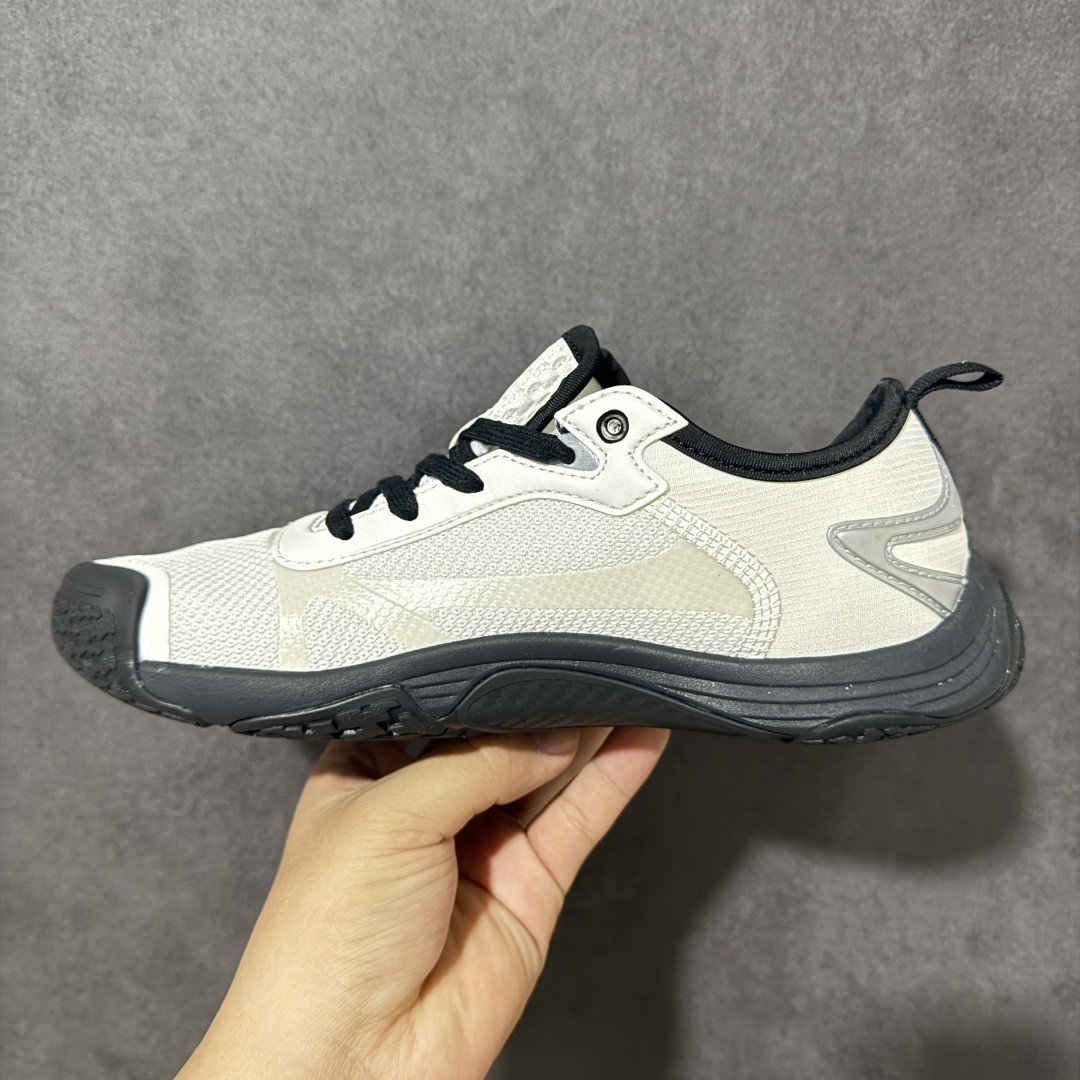 图片[2]-【公司级】adidas阿迪达斯男女FOS GROUNDFLOW机能风薄底运动鞋。 阿迪达斯GROUNDFLOW是一款主打机能薄底设计的休闲运动鞋‌，虽然外观有赤足鞋元素，但实际更偏向厚底与薄底结合的日常休闲款，适合追求潮流脚感的用户日常穿着 。‌‌脚感设计‌：采用宽楦设计以增加稳定性，但中足收窄较明显，对足弓支撑有一定要求 。‌‌日常休闲更合适‌：适合城市通勤、日常休闲穿搭，不建议用于长距离跑步或高强度运动训练。 货号： KH7973 尺码： 36 36⅔ 37⅓ 38 38⅔ 39⅓ 40 40⅔ 41⅓ 42 42⅔ 43⅓ 44 45-选品中心