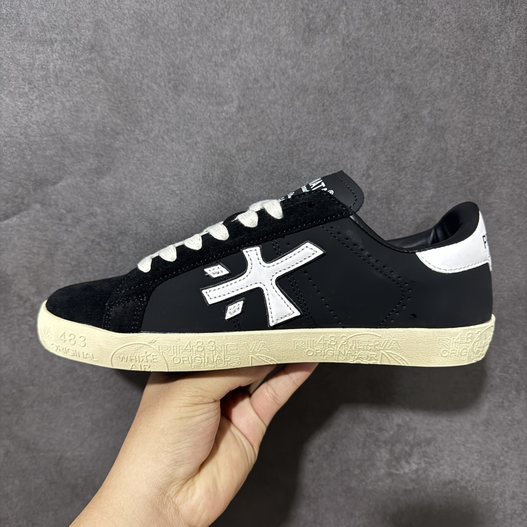 图片[2]-【公司级】普瑞米亚达 Premiata Lander Trainers 兰诺系列米字复古百搭休闲运动板鞋 premiata是意大利品牌PREMIATA依据国际高标准，使用意大利面料和精致皮革制做运动鞋，此外，根据不同的型号，采用世界各地优质技术供应商提供的鞋底。PREMIATA致力于将传统制鞋方法，以及高科技研发成果融入鞋履设计中。这个创立于1885年的制鞋品牌，通过对历史进行现代演绎，以极度热忱和无限创意打造出一款款鞋履作品，是顶级意大利手工艺代表。 普瑞米亚达意大利名品百年历史，所有工艺全手工打造，米“字一样的LOGO简称米字鞋。完美的融合了传统的制鞋方法和高科技研发成果，设计出了独具特色的外观，打造出了完全贴合人们脚型的鞋履。上脚舒适美… ❶面料：原版定制牛皮➕牛猄 ❷内里：原版定制羊皮 ❸垫脚：原版羊皮注塑成型 ❹大底：原版开模PU发泡大底 ❺包装：原版全套包装 货号：491514-W1EB7-1053 尺码：36-45没半码-选品中心