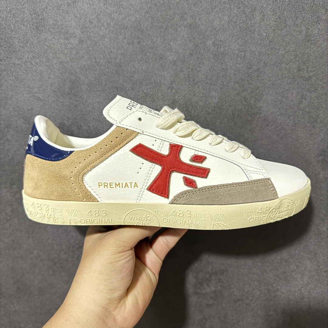 【公司级】普瑞米亚达 Premiata Lander Trainers 兰诺系列米字复古百搭休闲运动板鞋 premiata是意大利品牌PREMIATA依据国际高标准，使用意大利面料和精致皮革制做运动鞋，此外，根据不同的型号，采用世界各地优质技术供应商提供的鞋底。PREMIATA致力于将传统制鞋方法，以及高科技研发成果融入鞋履设计中。这个创立于1885年的制鞋品牌，通过对历史进行现代演绎，以极度热忱和无限创意打造出一款款鞋履作品，是顶级意大利手工艺代表。 普瑞米亚达意大利名品百年历史，所有工艺全手工打造，米“字一样的LOGO简称米字鞋。完美的融合了传统的制鞋方法和高科技研发成果，设计出了独具特色的外观，打造出了完全贴合人们脚型的鞋履。上脚舒适美… ❶面料：原版定制牛皮➕牛猄 ❷内里：原版定制羊皮 ❸垫脚：原版羊皮注塑成型 ❹大底：原版开模PU发泡大底 ❺包装：原版全套包装 货号：491514-W1EB7-1053 尺码：36-45没半码-选品中心