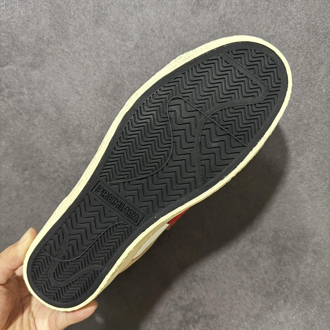 图片[9]-【公司级】普瑞米亚达 Premiata Lander Trainers 兰诺系列米字复古百搭休闲运动板鞋 premiata是意大利品牌PREMIATA依据国际高标准，使用意大利面料和精致皮革制做运动鞋，此外，根据不同的型号，采用世界各地优质技术供应商提供的鞋底。PREMIATA致力于将传统制鞋方法，以及高科技研发成果融入鞋履设计中。这个创立于1885年的制鞋品牌，通过对历史进行现代演绎，以极度热忱和无限创意打造出一款款鞋履作品，是顶级意大利手工艺代表。 普瑞米亚达意大利名品百年历史，所有工艺全手工打造，米“字一样的LOGO简称米字鞋。完美的融合了传统的制鞋方法和高科技研发成果，设计出了独具特色的外观，打造出了完全贴合人们脚型的鞋履。上脚舒适美… ❶面料：原版定制牛皮➕牛猄 ❷内里：原版定制羊皮 ❸垫脚：原版羊皮注塑成型 ❹大底：原版开模PU发泡大底 ❺包装：原版全套包装 货号：491514-W1EB7-1053 尺码：36-45没半码-选品中心