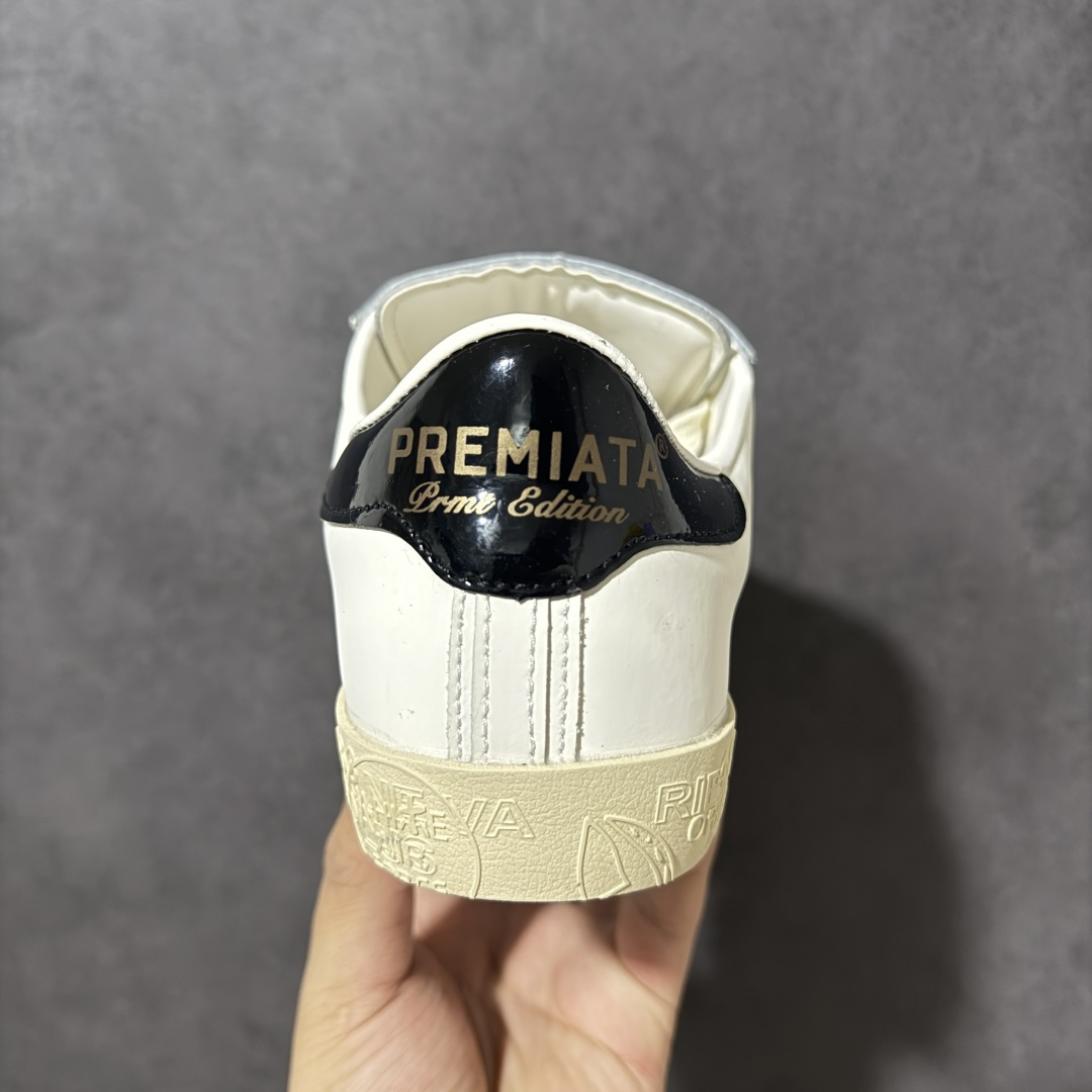 图片[4]-【公司级】普瑞米亚达 Premiata Lander Trainers 兰诺系列米字复古百搭休闲运动板鞋 premiata是意大利品牌PREMIATA依据国际高标准，使用意大利面料和精致皮革制做运动鞋，此外，根据不同的型号，采用世界各地优质技术供应商提供的鞋底。PREMIATA致力于将传统制鞋方法，以及高科技研发成果融入鞋履设计中。这个创立于1885年的制鞋品牌，通过对历史进行现代演绎，以极度热忱和无限创意打造出一款款鞋履作品，是顶级意大利手工艺代表。 普瑞米亚达意大利名品百年历史，所有工艺全手工打造，米“字一样的LOGO简称米字鞋。完美的融合了传统的制鞋方法和高科技研发成果，设计出了独具特色的外观，打造出了完全贴合人们脚型的鞋履。上脚舒适美… ❶面料：原版定制牛皮➕牛猄 ❷内里：原版定制羊皮 ❸垫脚：原版羊皮注塑成型 ❹大底：原版开模PU发泡大底 ❺包装：原版全套包装 货号：491514-W1EB7-1053 尺码：36-45没半码-选品中心