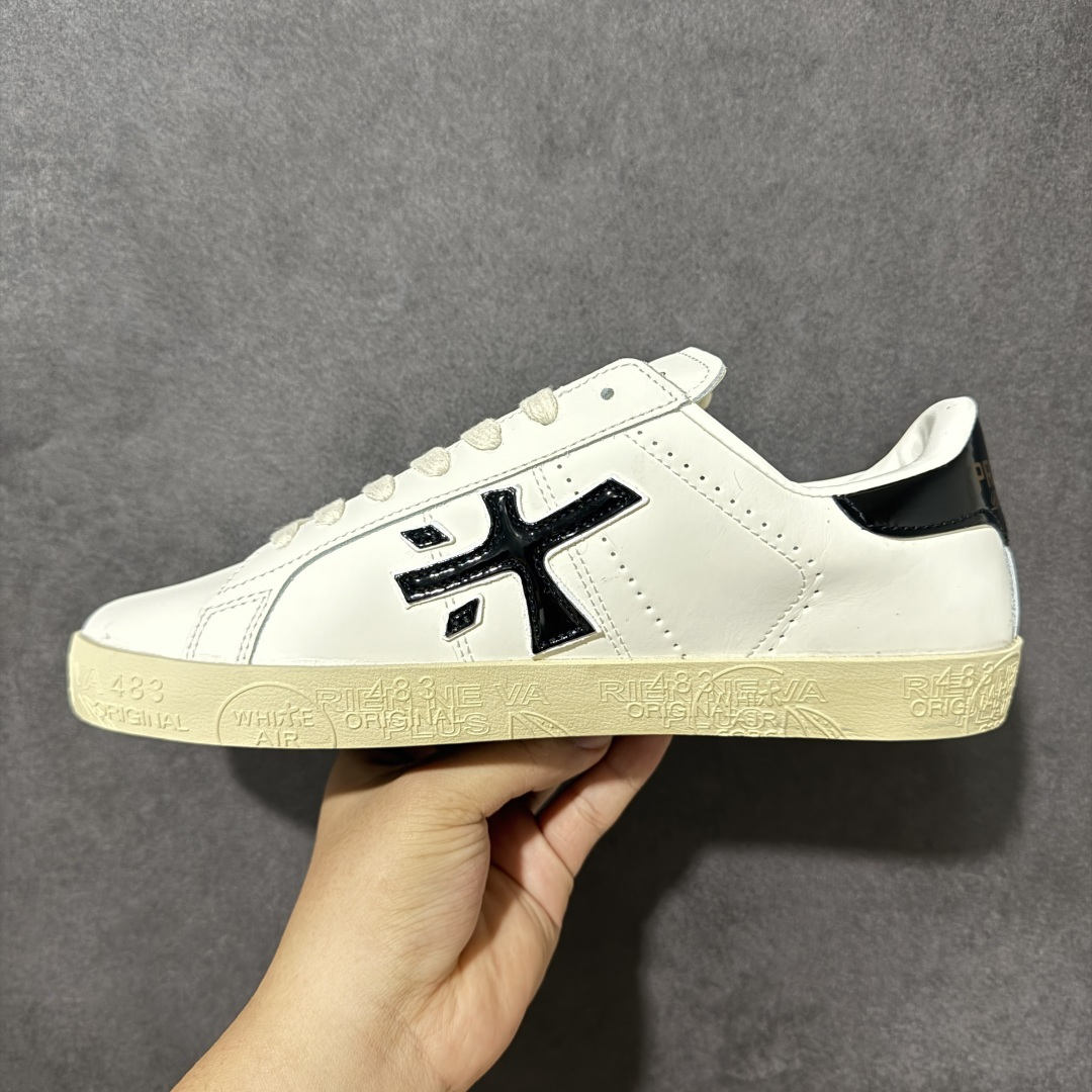 图片[2]-【公司级】普瑞米亚达 Premiata Lander Trainers 兰诺系列米字复古百搭休闲运动板鞋 premiata是意大利品牌PREMIATA依据国际高标准，使用意大利面料和精致皮革制做运动鞋，此外，根据不同的型号，采用世界各地优质技术供应商提供的鞋底。PREMIATA致力于将传统制鞋方法，以及高科技研发成果融入鞋履设计中。这个创立于1885年的制鞋品牌，通过对历史进行现代演绎，以极度热忱和无限创意打造出一款款鞋履作品，是顶级意大利手工艺代表。 普瑞米亚达意大利名品百年历史，所有工艺全手工打造，米“字一样的LOGO简称米字鞋。完美的融合了传统的制鞋方法和高科技研发成果，设计出了独具特色的外观，打造出了完全贴合人们脚型的鞋履。上脚舒适美… ❶面料：原版定制牛皮➕牛猄 ❷内里：原版定制羊皮 ❸垫脚：原版羊皮注塑成型 ❹大底：原版开模PU发泡大底 ❺包装：原版全套包装 货号：491514-W1EB7-1053 尺码：36-45没半码-选品中心