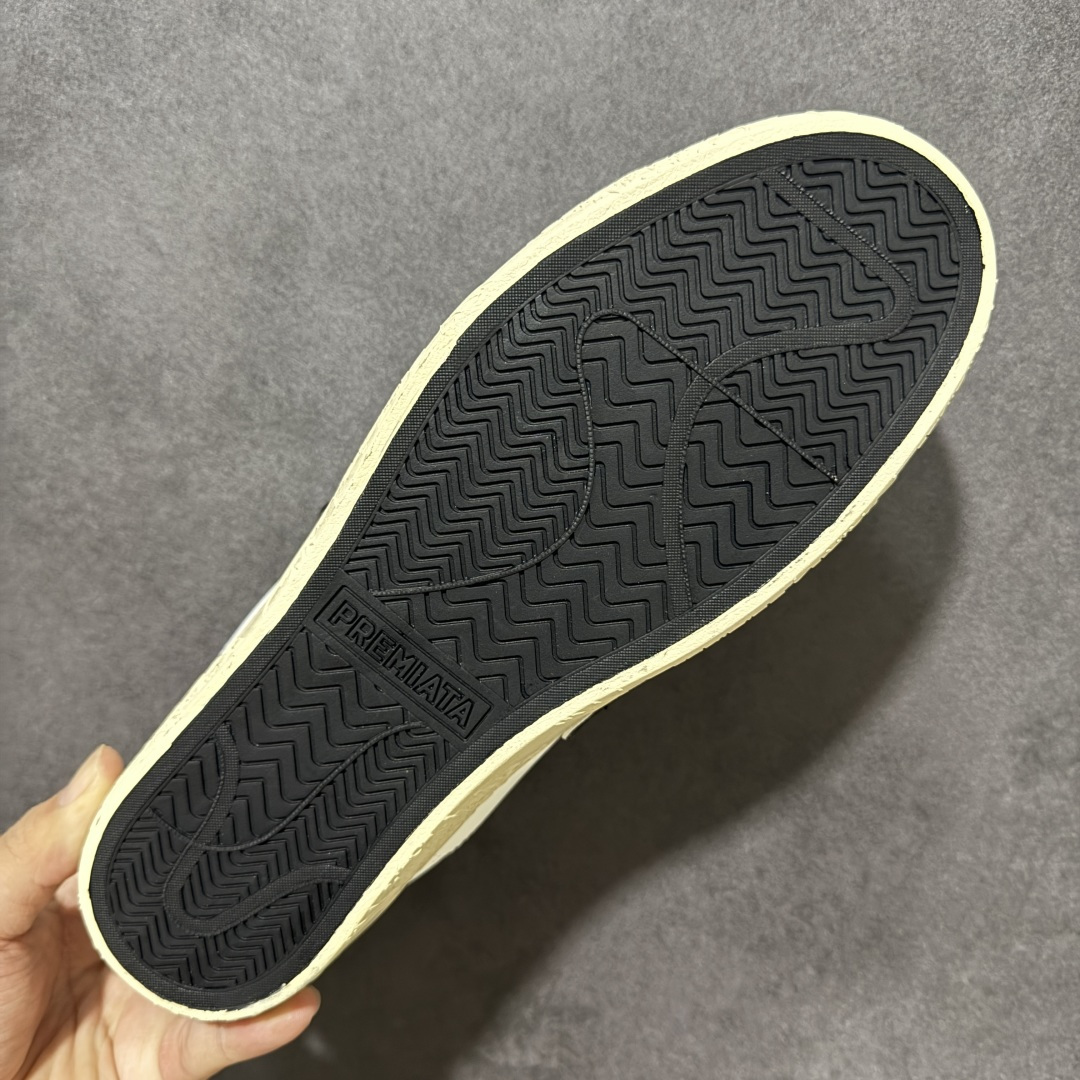 图片[9]-【公司级】普瑞米亚达 Premiata Lander Trainers 兰诺系列米字复古百搭休闲运动板鞋 premiata是意大利品牌PREMIATA依据国际高标准，使用意大利面料和精致皮革制做运动鞋，此外，根据不同的型号，采用世界各地优质技术供应商提供的鞋底。PREMIATA致力于将传统制鞋方法，以及高科技研发成果融入鞋履设计中。这个创立于1885年的制鞋品牌，通过对历史进行现代演绎，以极度热忱和无限创意打造出一款款鞋履作品，是顶级意大利手工艺代表。 普瑞米亚达意大利名品百年历史，所有工艺全手工打造，米“字一样的LOGO简称米字鞋。完美的融合了传统的制鞋方法和高科技研发成果，设计出了独具特色的外观，打造出了完全贴合人们脚型的鞋履。上脚舒适美… ❶面料：原版定制牛皮➕牛猄 ❷内里：原版定制羊皮 ❸垫脚：原版羊皮注塑成型 ❹大底：原版开模PU发泡大底 ❺包装：原版全套包装 货号：491514-W1EB7-1053 尺码：36-45没半码-选品中心