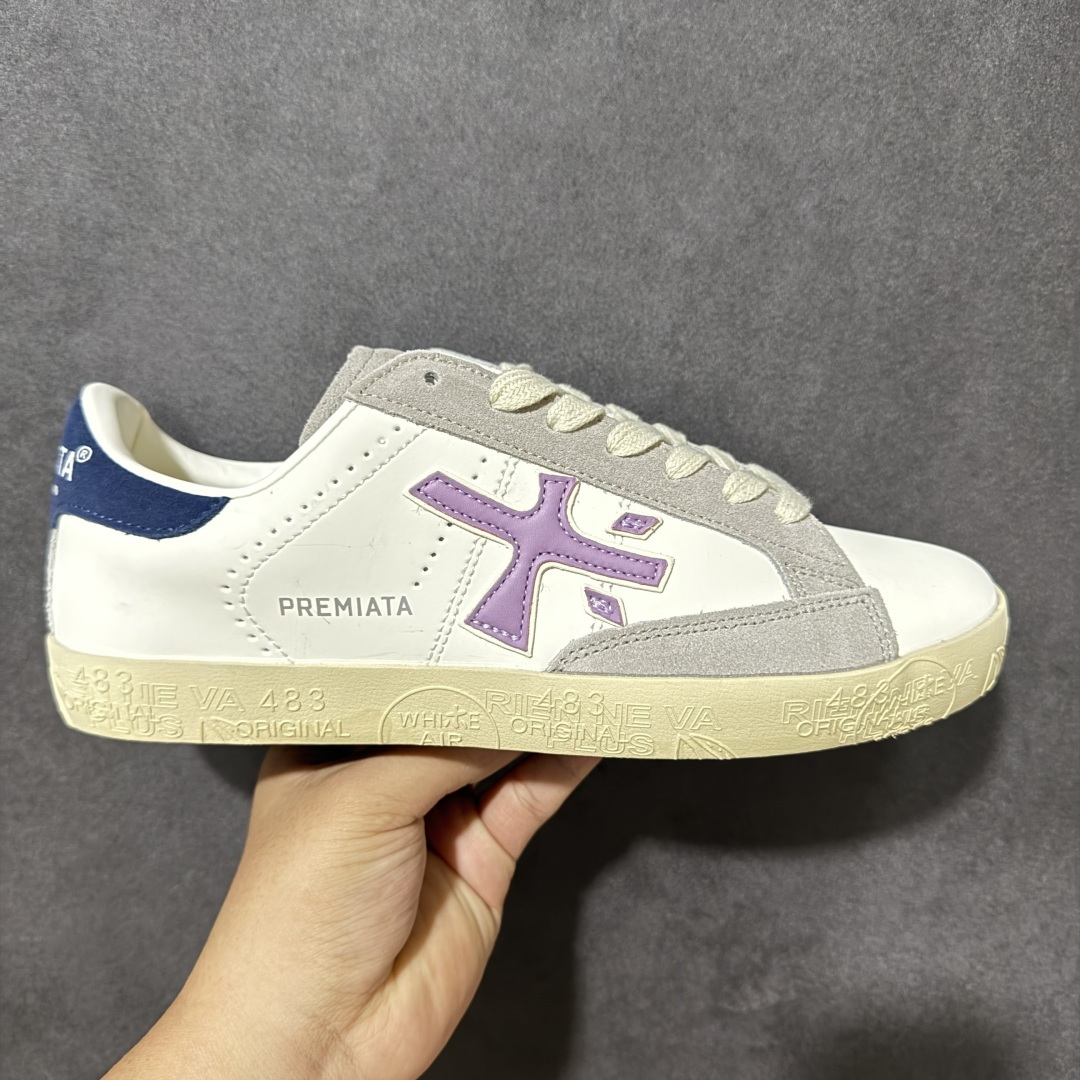 【公司级】普瑞米亚达 Premiata Lander Trainers 兰诺系列米字复古百搭休闲运动板鞋 premiata是意大利品牌PREMIATA依据国际高标准，使用意大利面料和精致皮革制做运动鞋，此外，根据不同的型号，采用世界各地优质技术供应商提供的鞋底。PREMIATA致力于将传统制鞋方法，以及高科技研发成果融入鞋履设计中。这个创立于1885年的制鞋品牌，通过对历史进行现代演绎，以极度热忱和无限创意打造出一款款鞋履作品，是顶级意大利手工艺代表。 普瑞米亚达意大利名品百年历史，所有工艺全手工打造，米“字一样的LOGO简称米字鞋。完美的融合了传统的制鞋方法和高科技研发成果，设计出了独具特色的外观，打造出了完全贴合人们脚型的鞋履。上脚舒适美… ❶面料：原版定制牛皮➕牛猄 ❷内里：原版定制羊皮 ❸垫脚：原版羊皮注塑成型 ❹大底：原版开模PU发泡大底 ❺包装：原版全套包装 货号：491514-W1EB7-1053 尺码：36-45没半码-选品中心