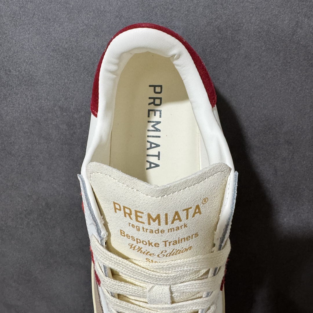 图片[6]-【公司级】普瑞米亚达 Premiata Lander Trainers 兰诺系列米字复古百搭休闲运动板鞋 premiata是意大利品牌PREMIATA依据国际高标准，使用意大利面料和精致皮革制做运动鞋，此外，根据不同的型号，采用世界各地优质技术供应商提供的鞋底。PREMIATA致力于将传统制鞋方法，以及高科技研发成果融入鞋履设计中。这个创立于1885年的制鞋品牌，通过对历史进行现代演绎，以极度热忱和无限创意打造出一款款鞋履作品，是顶级意大利手工艺代表。 普瑞米亚达意大利名品百年历史，所有工艺全手工打造，米“字一样的LOGO简称米字鞋。完美的融合了传统的制鞋方法和高科技研发成果，设计出了独具特色的外观，打造出了完全贴合人们脚型的鞋履。上脚舒适美… ❶面料：原版定制牛皮➕牛猄 ❷内里：原版定制羊皮 ❸垫脚：原版羊皮注塑成型 ❹大底：原版开模PU发泡大底 ❺包装：原版全套包装 货号：491514-W1EB7-1053 尺码：36-45没半码-选品中心