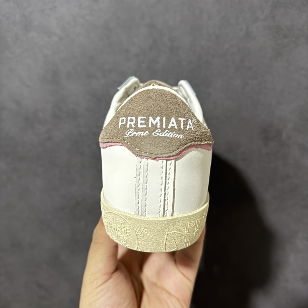 图片[4]-【公司级】普瑞米亚达 Premiata Lander Trainers 兰诺系列米字复古百搭休闲运动板鞋 premiata是意大利品牌PREMIATA依据国际高标准，使用意大利面料和精致皮革制做运动鞋，此外，根据不同的型号，采用世界各地优质技术供应商提供的鞋底。PREMIATA致力于将传统制鞋方法，以及高科技研发成果融入鞋履设计中。这个创立于1885年的制鞋品牌，通过对历史进行现代演绎，以极度热忱和无限创意打造出一款款鞋履作品，是顶级意大利手工艺代表。 普瑞米亚达意大利名品百年历史，所有工艺全手工打造，米“字一样的LOGO简称米字鞋。完美的融合了传统的制鞋方法和高科技研发成果，设计出了独具特色的外观，打造出了完全贴合人们脚型的鞋履。上脚舒适美… ❶面料：原版定制牛皮➕牛猄 ❷内里：原版定制羊皮 ❸垫脚：原版羊皮注塑成型 ❹大底：原版开模PU发泡大底 ❺包装：原版全套包装 货号：491514-W1EB7-1053 尺码：36-41没半码-选品中心