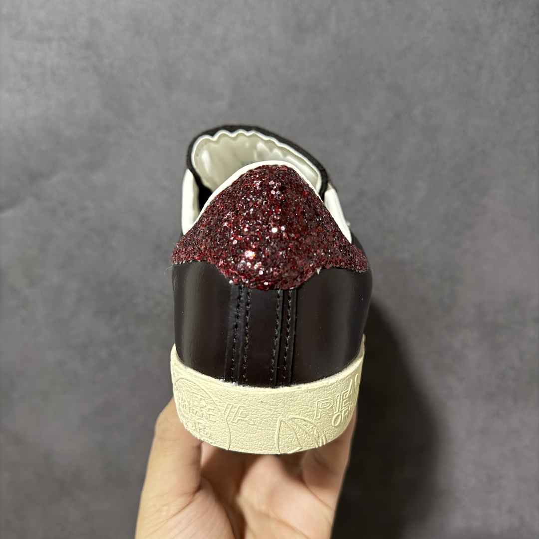 图片[4]-【公司级】普瑞米亚达 Premiata Lander Trainers 兰诺系列米字复古百搭休闲运动板鞋 premiata是意大利品牌PREMIATA依据国际高标准，使用意大利面料和精致皮革制做运动鞋，此外，根据不同的型号，采用世界各地优质技术供应商提供的鞋底。PREMIATA致力于将传统制鞋方法，以及高科技研发成果融入鞋履设计中。这个创立于1885年的制鞋品牌，通过对历史进行现代演绎，以极度热忱和无限创意打造出一款款鞋履作品，是顶级意大利手工艺代表。 普瑞米亚达意大利名品百年历史，所有工艺全手工打造，米“字一样的LOGO简称米字鞋。完美的融合了传统的制鞋方法和高科技研发成果，设计出了独具特色的外观，打造出了完全贴合人们脚型的鞋履。上脚舒适美… ❶面料：原版定制牛皮➕牛猄 ❷内里：原版定制羊皮 ❸垫脚：原版羊皮注塑成型 ❹大底：原版开模PU发泡大底 ❺包装：原版全套包装 货号：491514-W1EB7-1053 尺码：36-41没半码-选品中心