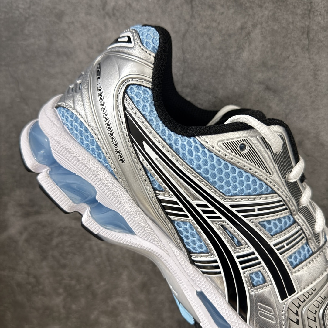 图片[7]-【总裁版】 ASICS GEL-KAYANO 14 亚瑟士系列轻量缓震休闲运动跑步鞋 市场天花板品质 鞋型细节秒杀市场流通版本 知名大厂出品 原版开发 细节完美把控 独家私模五层组合大底 原厂定制缓震硅胶加持 原盒原配 官方四联吊牌 一比一同步原鞋工艺和用料 后跟一样采用了GEL缓震胶 整体系列设计非常的科技感！ 锻炼跑步的同时让你一样时尚百搭！ 设计师 Hidenori Yamashita 以「Flash」一词为灵感，创造出未来感金属色鞋面，改造升级内在性能，由内而外全面革新，为 GEL-KAYANO 家族传承及经典跑鞋文化的延续，创下里程碑式作品。ASICS GEL – KAYANO 14 跑鞋重新诠释了复古的跑步形状，并以其 2000 年代后期的美学理念重新铺装，银色与蓝色的鞋面极为高档.网面铺陈与鞋面、鞋头多处细节位增添了透气性。ASICS GEL – KAYANO 14的鞋后跟部中底上以及多密度耐磨鞋底增加了 GEL 缓震胶，提供高抗冲击性、缓冲性、可保护脚部免受地面冲击的影响，穿着舒适性十足「入手同款」 尺码：36 37 37.5 38 39 39.5 40.5 41.5 42 42.5 43.5 44 45 46-选品中心