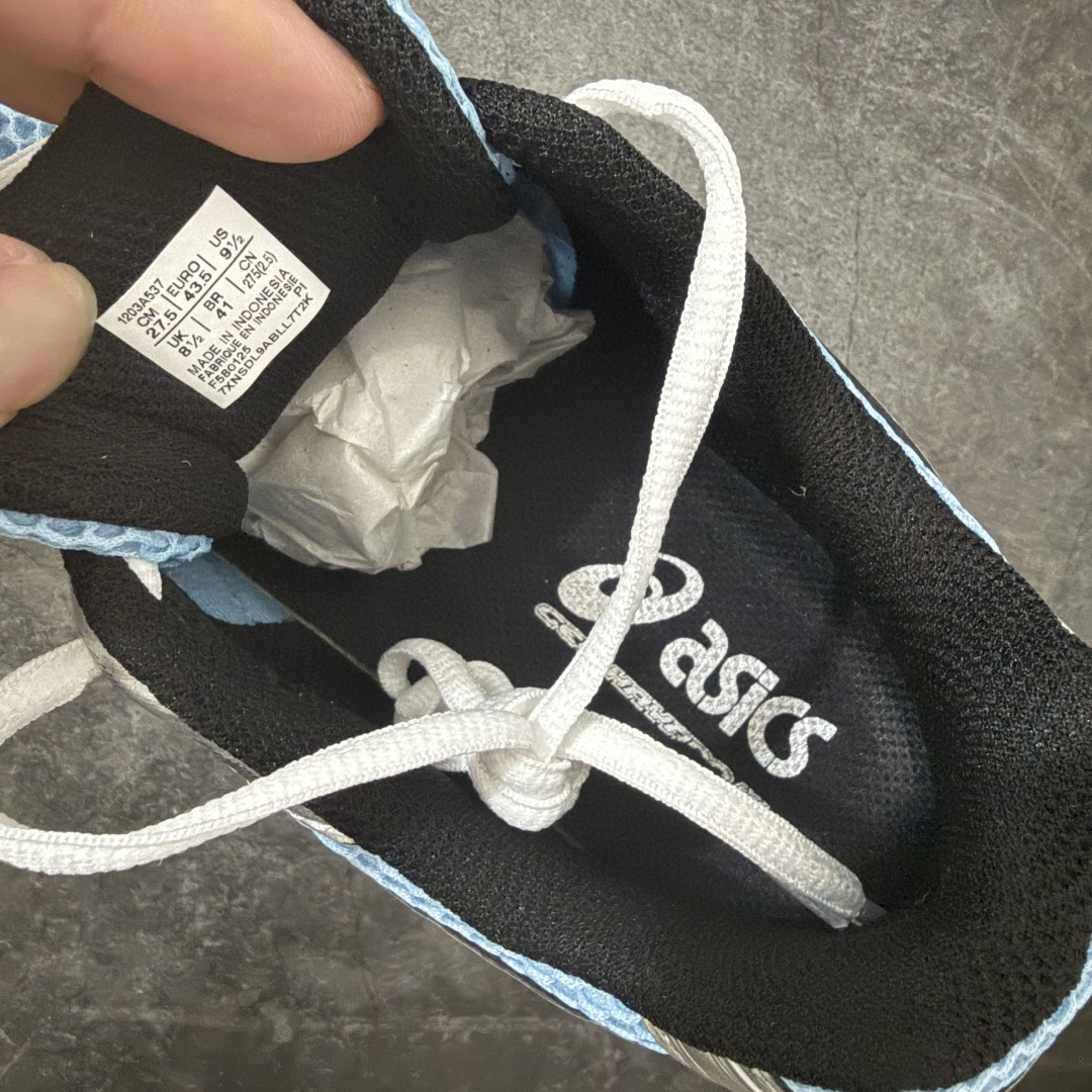 图片[7]-【总裁版】 ASICS GEL-KAYANO 14 亚瑟士系列轻量缓震休闲运动跑步鞋 市场天花板品质 鞋型细节秒杀市场流通版本 知名大厂出品 原版开发 细节完美把控 独家私模五层组合大底 原厂定制缓震硅胶加持 原盒原配 官方四联吊牌 一比一同步原鞋工艺和用料 后跟一样采用了GEL缓震胶 整体系列设计非常的科技感！ 锻炼跑步的同时让你一样时尚百搭！ 设计师 Hidenori Yamashita 以「Flash」一词为灵感，创造出未来感金属色鞋面，改造升级内在性能，由内而外全面革新，为 GEL-KAYANO 家族传承及经典跑鞋文化的延续，创下里程碑式作品。ASICS GEL – KAYANO 14 跑鞋重新诠释了复古的跑步形状，并以其 2000 年代后期的美学理念重新铺装，银色与蓝色的鞋面极为高档.网面铺陈与鞋面、鞋头多处细节位增添了透气性。ASICS GEL – KAYANO 14的鞋后跟部中底上以及多密度耐磨鞋底增加了 GEL 缓震胶，提供高抗冲击性、缓冲性、可保护脚部免受地面冲击的影响，穿着舒适性十足「入手同款」 尺码：36 37 37.5 38 39 39.5 40.5 41.5 42 42.5 43.5 44 45 46-选品中心