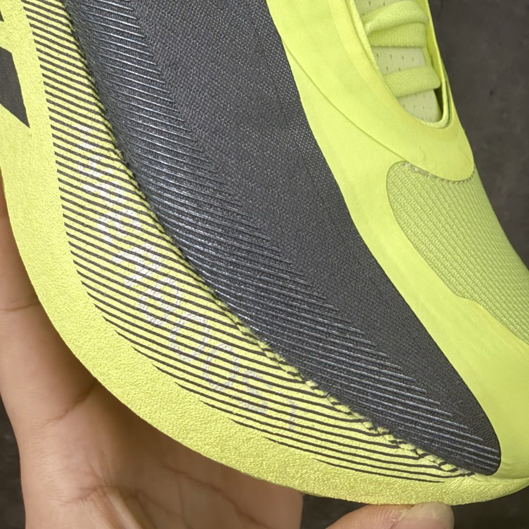 图片[4]-【RS纯原】Adidas ULTRABOOST EDGE M 缓震运动休闲轻便透气跑步鞋 采用adidas PRIMEKNIT鞋面 裹脚舒适 搭载BOOST技术 为运动添舒适 还搭载Linear Energy Push系统 旨在增加前掌和中足结构感 穿着舒适 货号：KI4413 尺码：39-48-选品中心