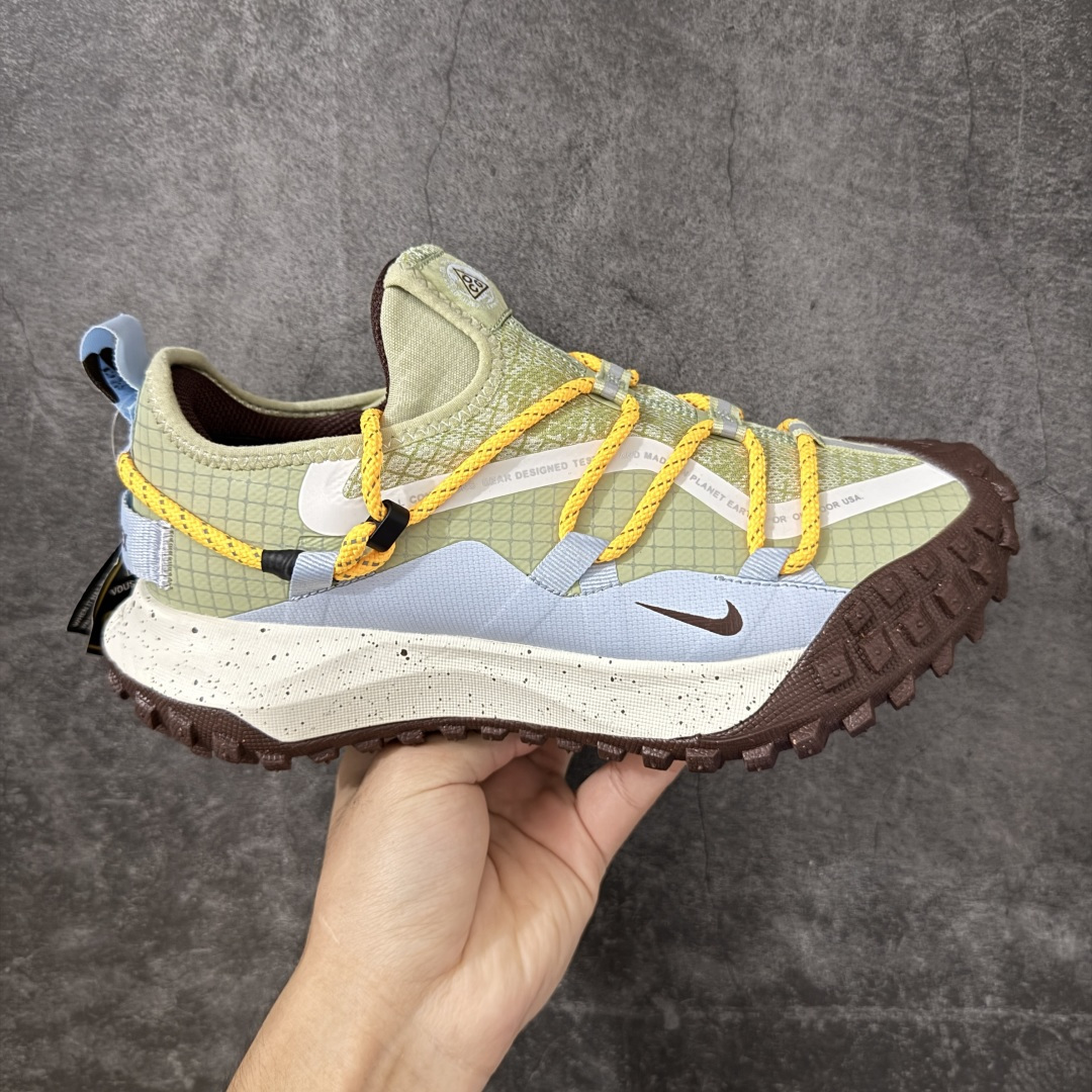 【纯原版】NK ACG Mountain Fly Low GTX SE 复古潮流户外登山鞋防水慢跑鞋 IV2864-320 全新来袭 该款沿袭前代高帮版型的设计传统 轻盈鞋面结合灵巧的脚踝包裹设计 为双足打造出一体化的舒适脚感 助力轻松畅行 中底融入柔软的React泡棉与Vaporfiy 科技 让你在岩石小径徒步时也像行走在都市般轻松舒适 粘性橡胶大底铸就了攀岩级别的出众抓地力 助你从容面对各种环境挑战 尺码：36 36.5 37.5 38 38.5 39 40 40.5 41 42 42.5 43 44 44.5 45 46-选品中心