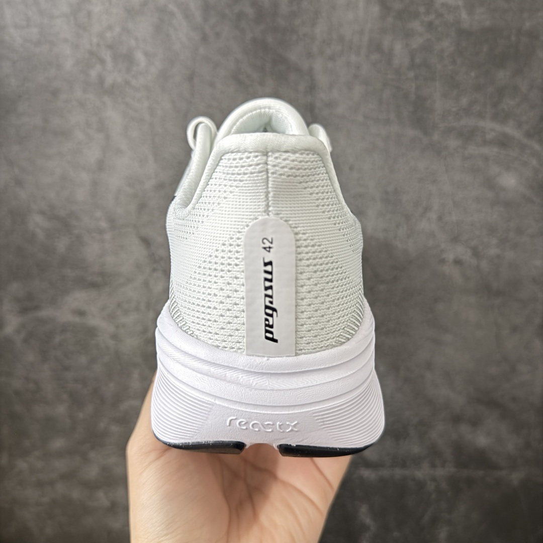 图片[4]-【XE纯原】Nike Air Zoom Pegasus 42 登月42代超级飞马系列马拉松跑步鞋 平台专供 充正品质 之前未流通市场版本 内里嵌入定型海绵 中底搭载前Zoom+全掌React配置 全部原鞋开发打造 所有细节全部同步原版 全新一代拥有 Zoom Air 一如既往的稳定感和流畅感 鞋面采用工程网眼设计 为特定高热区域营造出色透气性 进一步增加鞋面的穿孔数量 让足部能够快速散热 中足搭配 Flywire 飞线 在高速运动时营造舒适稳定的贴合感 内置Zoon气垫加持 动力十足！ 货号：IB1873-101 尺码：39-48.5-选品中心