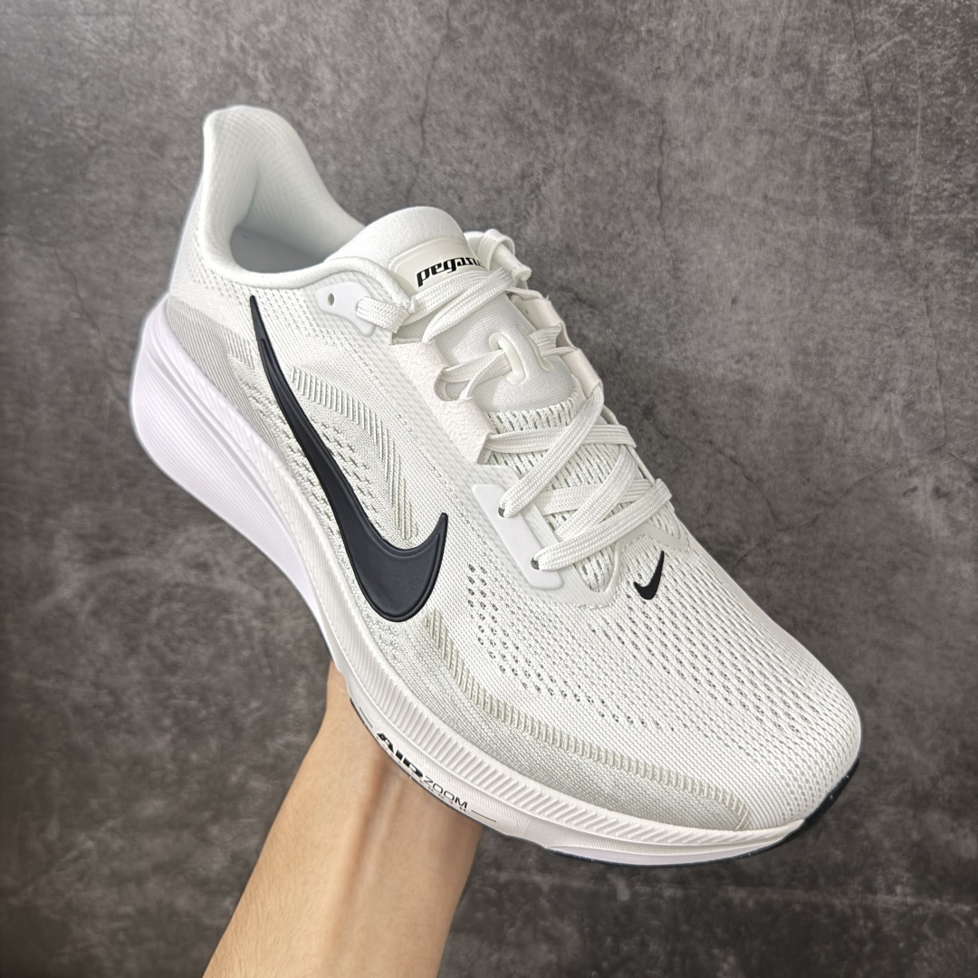 图片[3]-【XE纯原】Nike Air Zoom Pegasus 42 登月42代超级飞马系列马拉松跑步鞋 平台专供 充正品质 之前未流通市场版本 内里嵌入定型海绵 中底搭载前Zoom+全掌React配置 全部原鞋开发打造 所有细节全部同步原版 全新一代拥有 Zoom Air 一如既往的稳定感和流畅感 鞋面采用工程网眼设计 为特定高热区域营造出色透气性 进一步增加鞋面的穿孔数量 让足部能够快速散热 中足搭配 Flywire 飞线 在高速运动时营造舒适稳定的贴合感 内置Zoon气垫加持 动力十足！ 货号：IB1873-101 尺码：39-48.5-选品中心