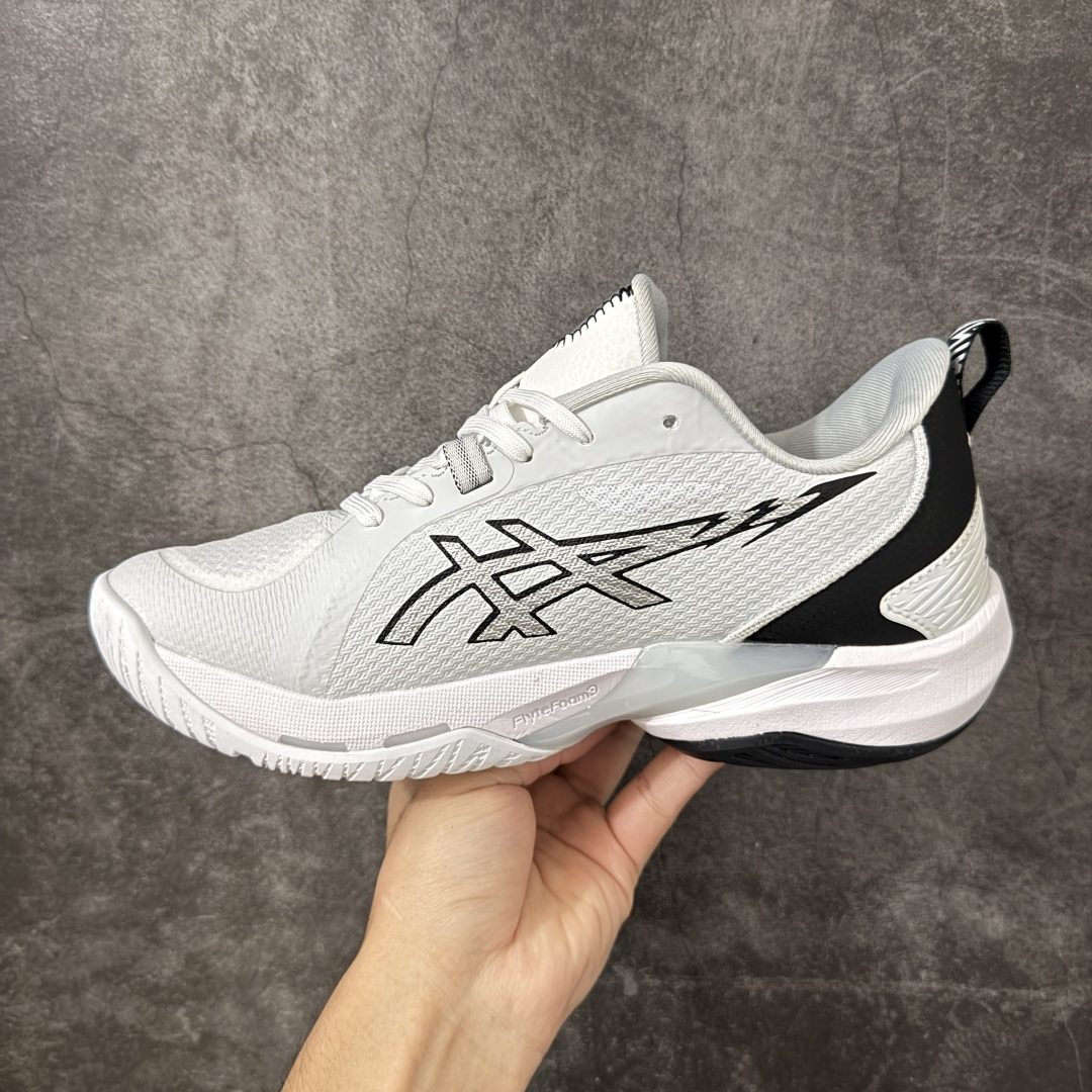 图片[2]-【公司级】Asics Swiftace Yuki 稳定耐磨 舒适透气 亚瑟士 低帮专业排球训练鞋 鞋面采用柔软易弯曲的网布鞋面 结合印花加固结构 提高透气性的同时增强稳定性 后跟内置气垫进一步提升缓冲性 TRUSSTIC 中定稳定片设计 为足部提供良好的稳定性 大底多方向凹槽设计 提供多方向移动的抓地性提升运动员在球场上的灵活度 货号：1063A114-100 尺码：40.5 41.5 42 42.5 43.5 44 45 46-选品中心