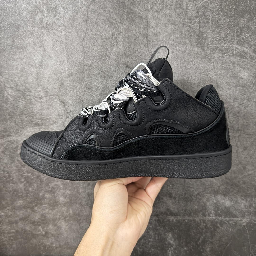 图片[2]-【YH纯原版】 Lanvin Leather Curb Sneakers 浪凡面包鞋 现货 原版1：1开模重工艺制作 面料采用进口牛磨砂➕环保牛反绒➕金钢网织物 内里柔软透气太空棉面料 原版开模双色TPU大底 顶级品质 区别市场流通其他货品 Leather是一款灵感源自90年代的运动鞋 设计自信 尺寸夸张 这款鞋由纳帕小牛皮、翻毛皮和网眼布制成 圆润的外形、加垫的鞋舌和弯曲的金属孔眼使这款精心打造的鞋格外舒适 尺码：36-47-选品中心
