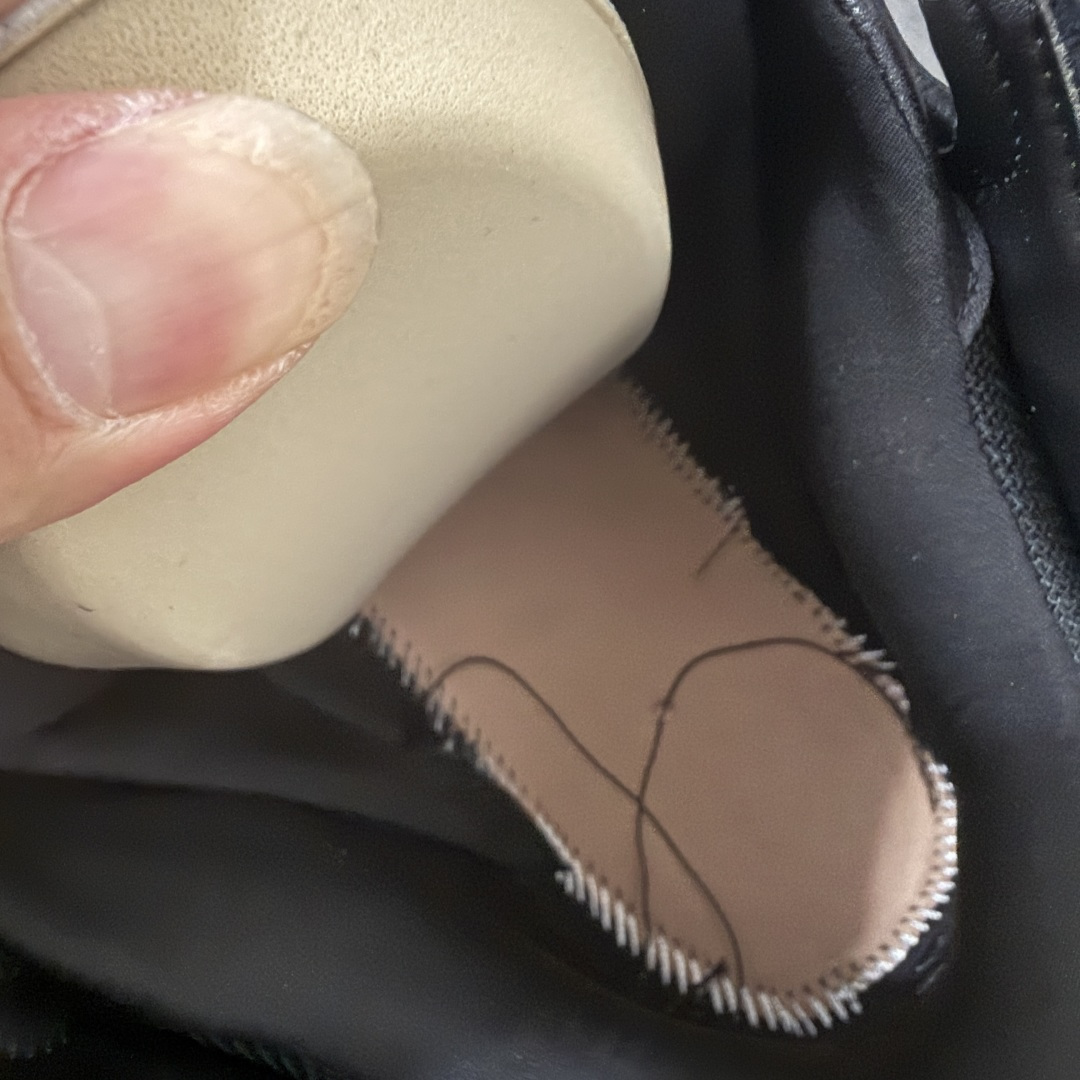 图片[8]-【YH纯原版】 Lanvin Leather Curb Sneakers 浪凡面包鞋 现货 原版1：1开模重工艺制作 面料采用进口牛磨砂➕环保牛反绒➕金钢网织物 内里柔软透气太空棉面料 原版开模双色TPU大底 顶级品质 区别市场流通其他货品 Leather是一款灵感源自90年代的运动鞋 设计自信 尺寸夸张 这款鞋由纳帕小牛皮、翻毛皮和网眼布制成 圆润的外形、加垫的鞋舌和弯曲的金属孔眼使这款精心打造的鞋格外舒适 尺码：36-47-选品中心