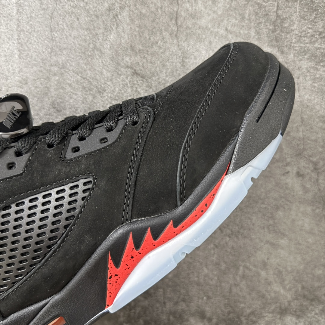 图片[6]-【纯原外贸版】Air Jordan 5 Retro OG AJ5 乔5万圣节 货号：HQ7978-001 #整鞋以黑色为主鞋面，中底火焰纹路；侧身23logo，后跟标识，鞋舌飞人标均辅荧光，全鞋身多处夜光细节 尺码：40 40.5 41 42 42.5 43 44 44.5 45 46 47.5-选品中心