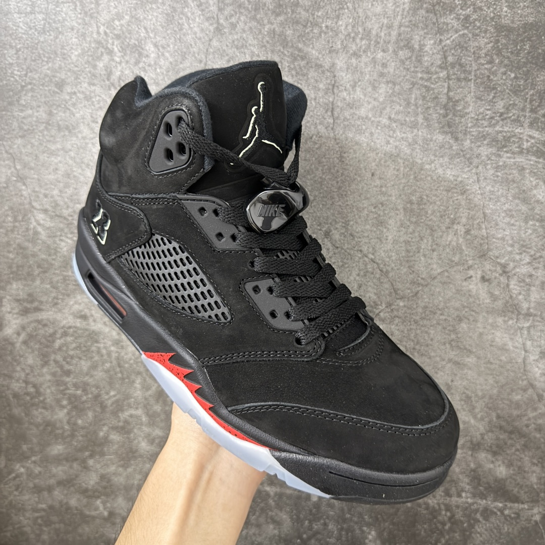 图片[3]-【纯原外贸版】Air Jordan 5 Retro OG AJ5 乔5万圣节 货号：HQ7978-001 #整鞋以黑色为主鞋面，中底火焰纹路；侧身23logo，后跟标识，鞋舌飞人标均辅荧光，全鞋身多处夜光细节 尺码：40 40.5 41 42 42.5 43 44 44.5 45 46 47.5-选品中心