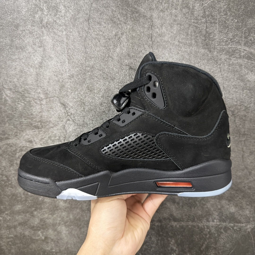 图片[2]-【纯原外贸版】Air Jordan 5 Retro OG AJ5 乔5万圣节 货号：HQ7978-001 #整鞋以黑色为主鞋面，中底火焰纹路；侧身23logo，后跟标识，鞋舌飞人标均辅荧光，全鞋身多处夜光细节 尺码：40 40.5 41 42 42.5 43 44 44.5 45 46 47.5-选品中心