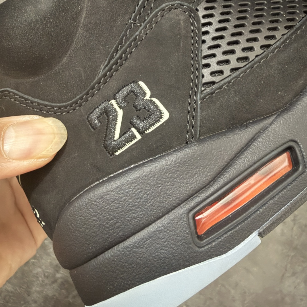 图片[3]-【纯原外贸版】Air Jordan 5 Retro OG AJ5 乔5万圣节 货号：HQ7978-001 #整鞋以黑色为主鞋面，中底火焰纹路；侧身23logo，后跟标识，鞋舌飞人标均辅荧光，全鞋身多处夜光细节 尺码：40 40.5 41 42 42.5 43 44 44.5 45 46 47.5-选品中心