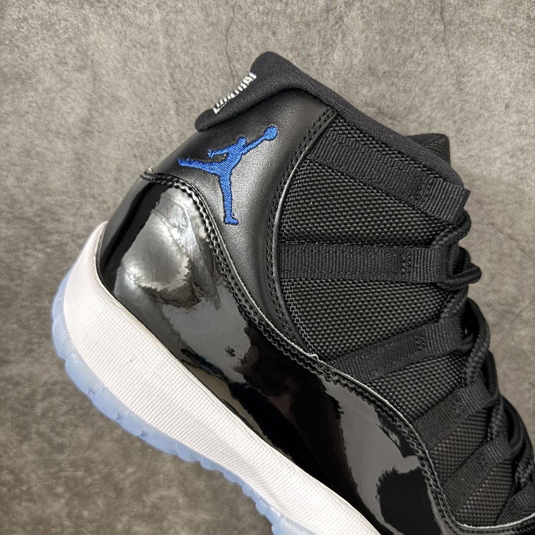 图片[7]-【原厂版】Air Jordan 11 “Space Jam”Black/Varsity Royal-White AJ11 复刻大灌篮 货号：CT8012-900   原楦原档案数据开模打造 原厂中底拉帮钢印 原厂漆皮 防冻不开裂 头层皮料 原装鞋撑 水晶大底正确色度色泽 原楦原数据刺绣 原厂车缝走线及对位 毫厘不差 飞人logo采用原数据电脑刺绣 原装正品碳纤维真实碳板 增强抗扭 原内标 原盒标 正确官方原盒 原厂防氧化水晶外底 原厂配套厂全掌solo气垫 尺码：36-47.5含半码-选品中心