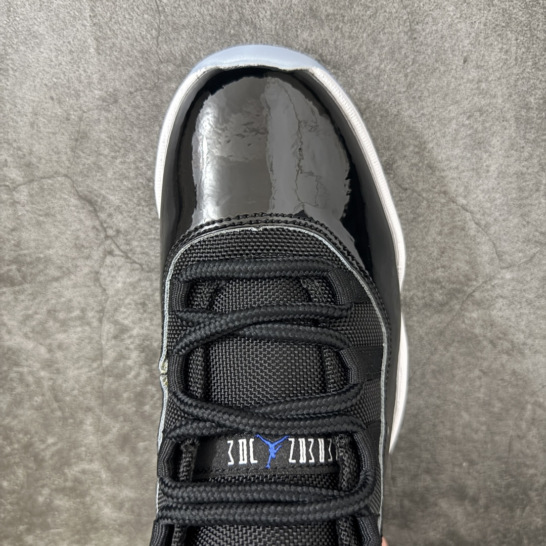 图片[5]-【原厂版】Air Jordan 11 “Space Jam”Black/Varsity Royal-White AJ11 复刻大灌篮 货号：CT8012-900   原楦原档案数据开模打造 原厂中底拉帮钢印 原厂漆皮 防冻不开裂 头层皮料 原装鞋撑 水晶大底正确色度色泽 原楦原数据刺绣 原厂车缝走线及对位 毫厘不差 飞人logo采用原数据电脑刺绣 原装正品碳纤维真实碳板 增强抗扭 原内标 原盒标 正确官方原盒 原厂防氧化水晶外底 原厂配套厂全掌solo气垫 尺码：36-47.5含半码-选品中心