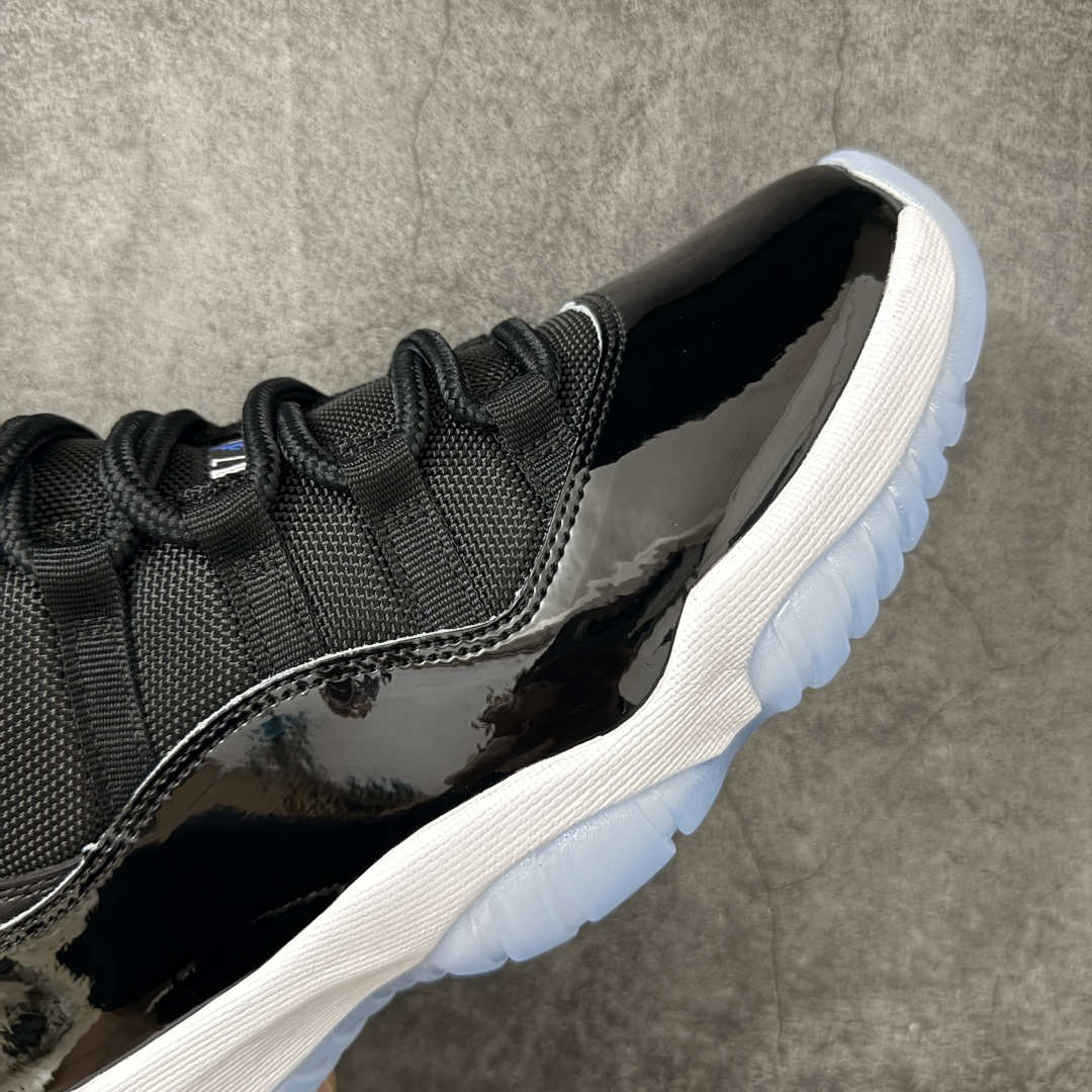 图片[6]-【原厂版】Air Jordan 11 “Space Jam”Black/Varsity Royal-White AJ11 复刻大灌篮 货号：CT8012-900   原楦原档案数据开模打造 原厂中底拉帮钢印 原厂漆皮 防冻不开裂 头层皮料 原装鞋撑 水晶大底正确色度色泽 原楦原数据刺绣 原厂车缝走线及对位 毫厘不差 飞人logo采用原数据电脑刺绣 原装正品碳纤维真实碳板 增强抗扭 原内标 原盒标 正确官方原盒 原厂防氧化水晶外底 原厂配套厂全掌solo气垫 尺码：36-47.5含半码-选品中心