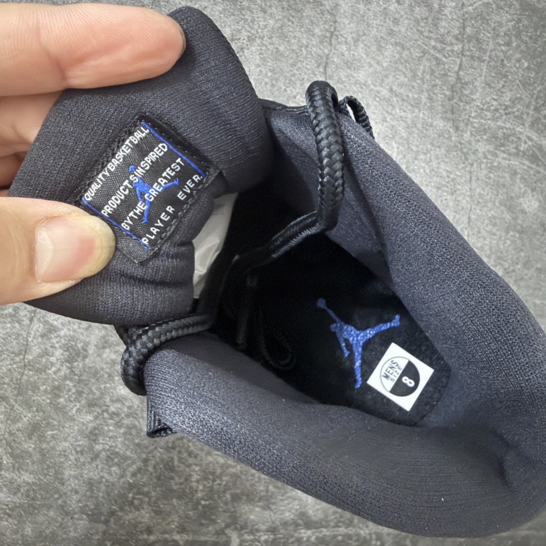 图片[3]-【原厂版】Air Jordan 11 “Space Jam”Black/Varsity Royal-White AJ11 复刻大灌篮 货号：CT8012-900   原楦原档案数据开模打造 原厂中底拉帮钢印 原厂漆皮 防冻不开裂 头层皮料 原装鞋撑 水晶大底正确色度色泽 原楦原数据刺绣 原厂车缝走线及对位 毫厘不差 飞人logo采用原数据电脑刺绣 原装正品碳纤维真实碳板 增强抗扭 原内标 原盒标 正确官方原盒 原厂防氧化水晶外底 原厂配套厂全掌solo气垫 尺码：36-47.5含半码-选品中心