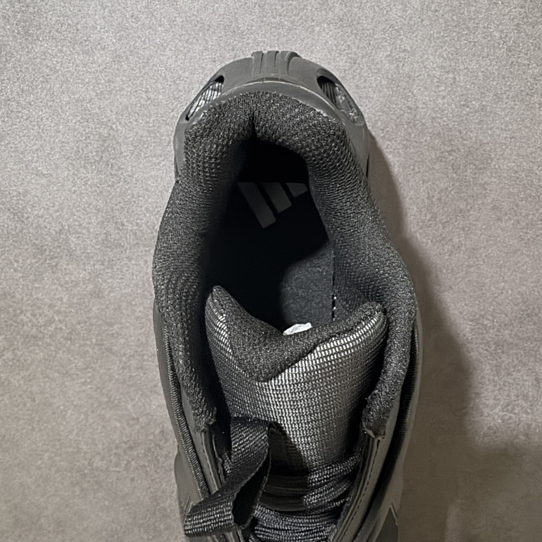 图片[6]-【公司级】阿迪达斯 Adidas Ozweego Adiprene 水管复古老爹鞋厚底增高老爹爹百搭慢跑鞋，鞋面透气织物与出众皮革相互拼接，营造丰富层次，中底 adiPRENE+ 则提供穿着过程中的优良支撑，进一步提升舒适度,特别之处在于后跟半透明导管加持，个性又独特！最后辅以醒目色调营造强烈视觉反差，不凡的吸睛效果让人过目难忘 。 尺码：40-45带半码-选品中心