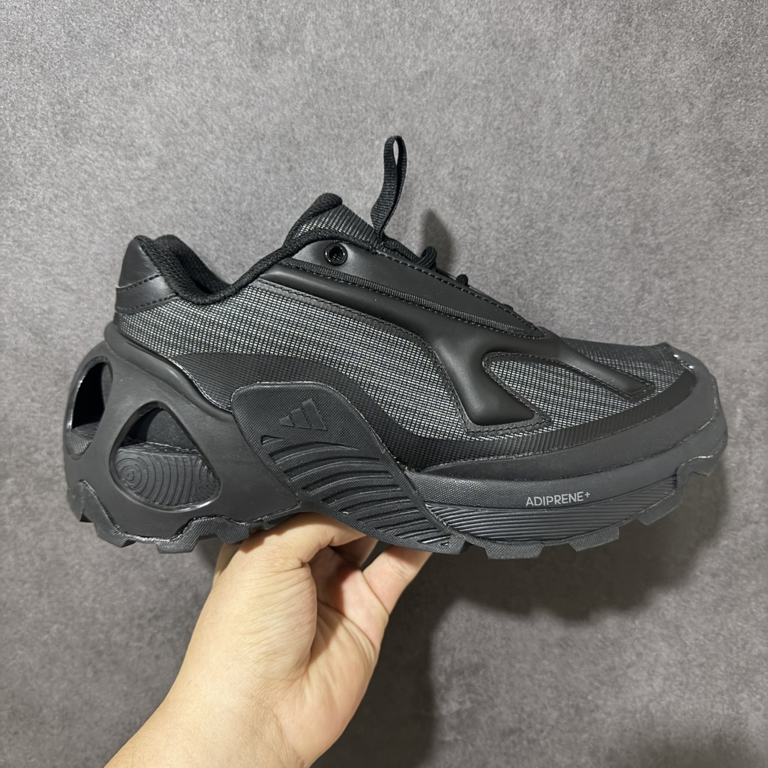 【公司级】阿迪达斯 Adidas Ozweego Adiprene 水管复古老爹鞋厚底增高老爹爹百搭慢跑鞋，鞋面透气织物与出众皮革相互拼接，营造丰富层次，中底 adiPRENE+ 则提供穿着过程中的优良支撑，进一步提升舒适度,特别之处在于后跟半透明导管加持，个性又独特！最后辅以醒目色调营造强烈视觉反差，不凡的吸睛效果让人过目难忘 。 尺码：40-45带半码-选品中心