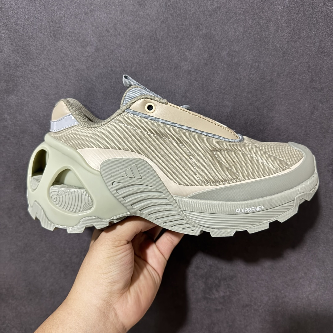【公司级】阿迪达斯 Adidas Ozweego Adiprene 水管复古老爹鞋厚底增高老爹爹百搭慢跑鞋,鞋面透气织物与出众皮革相互拼接,营造丰富层次,中底 adiPRENE+ 则提供穿着过程中的优良支撑,进一步提升舒适度,特别之处在于后跟半透明导管加持,个性又独特!最后辅以醒目色调营造强烈视觉反差,不凡的吸睛效果让人过目难忘 。 尺码:40-45带半码-选品中心