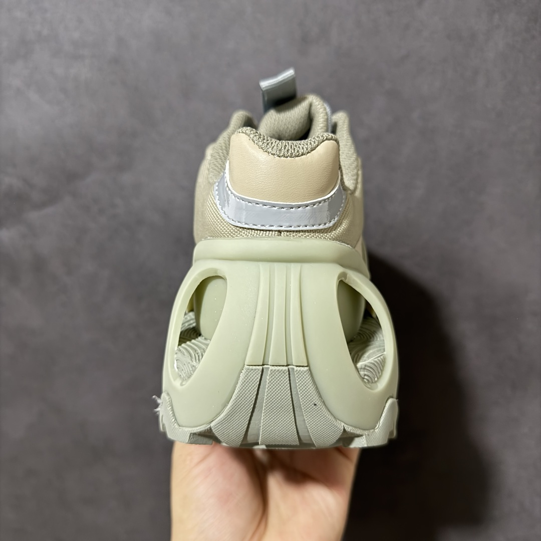 图片[4]-【公司级】阿迪达斯 Adidas Ozweego Adiprene 水管复古老爹鞋厚底增高老爹爹百搭慢跑鞋，鞋面透气织物与出众皮革相互拼接，营造丰富层次，中底 adiPRENE+ 则提供穿着过程中的优良支撑，进一步提升舒适度,特别之处在于后跟半透明导管加持，个性又独特！最后辅以醒目色调营造强烈视觉反差，不凡的吸睛效果让人过目难忘 。 尺码：40-45带半码-选品中心