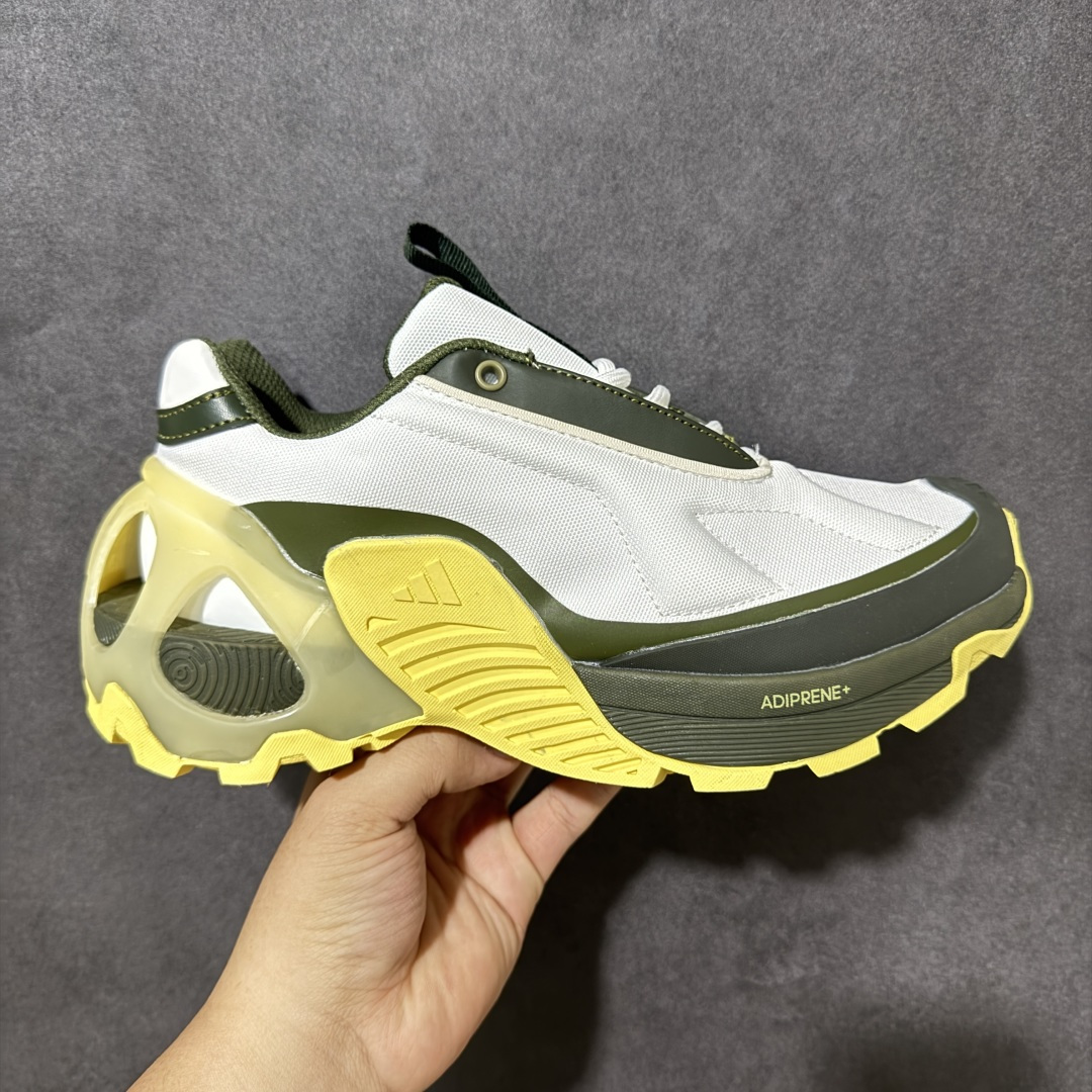 【公司级】阿迪达斯 Adidas Ozweego Adiprene 水管复古老爹鞋厚底增高老爹爹百搭慢跑鞋 鞋面透气织物与出众皮革相互拼接,营造丰富层次,中底 adiPRENE+ 则提供穿着过程中的优良支撑,进一步提升舒适度,特别之处在于后跟半透明导管加持,个性又独特!最后辅以醒目色调营造强烈视觉反差,不凡的吸睛效果让人过目难忘 。 尺码:40-45带半码-选品中心
