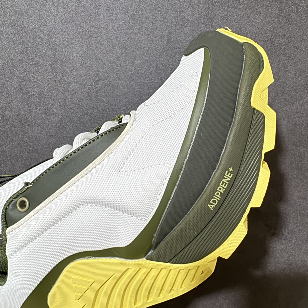 图片[8]-【公司级】阿迪达斯 Adidas Ozweego Adiprene 水管复古老爹鞋厚底增高老爹爹百搭慢跑鞋 鞋面透气织物与出众皮革相互拼接，营造丰富层次，中底 adiPRENE+ 则提供穿着过程中的优良支撑，进一步提升舒适度,特别之处在于后跟半透明导管加持，个性又独特！最后辅以醒目色调营造强烈视觉反差，不凡的吸睛效果让人过目难忘 。 尺码：40-45带半码-选品中心