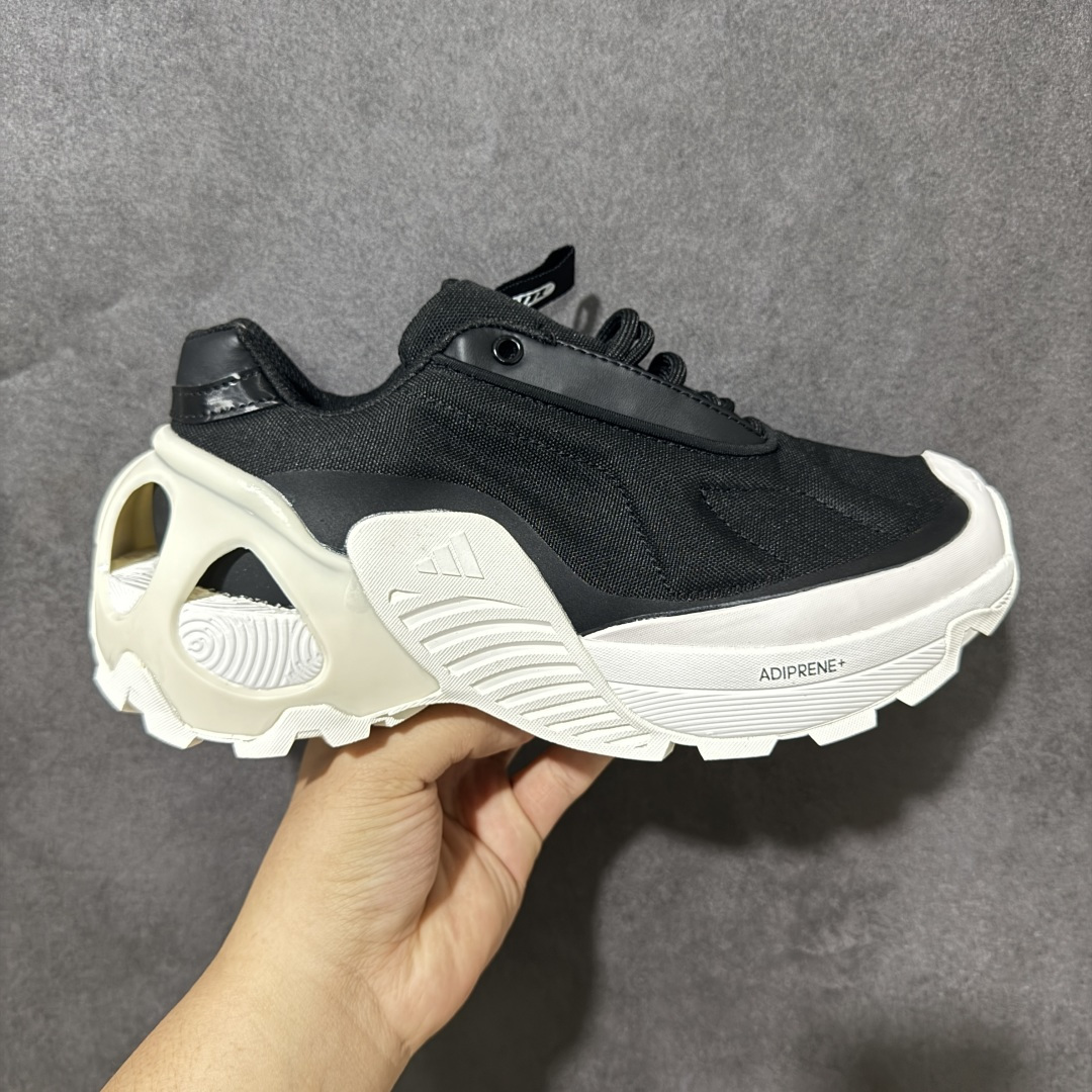 【公司级】阿迪达斯 Adidas Ozweego Adiprene 水管复古老爹鞋厚底增高老爹爹百搭慢跑鞋 鞋面透气织物与出众皮革相互拼接,营造丰富层次,中底 adiPRENE+ 则提供穿着过程中的优良支撑,进一步提升舒适度,特别之处在于后跟半透明导管加持,个性又独特!最后辅以醒目色调营造强烈视觉反差,不凡的吸睛效果让人过目难忘 。 尺码:40-45带半码-选品中心