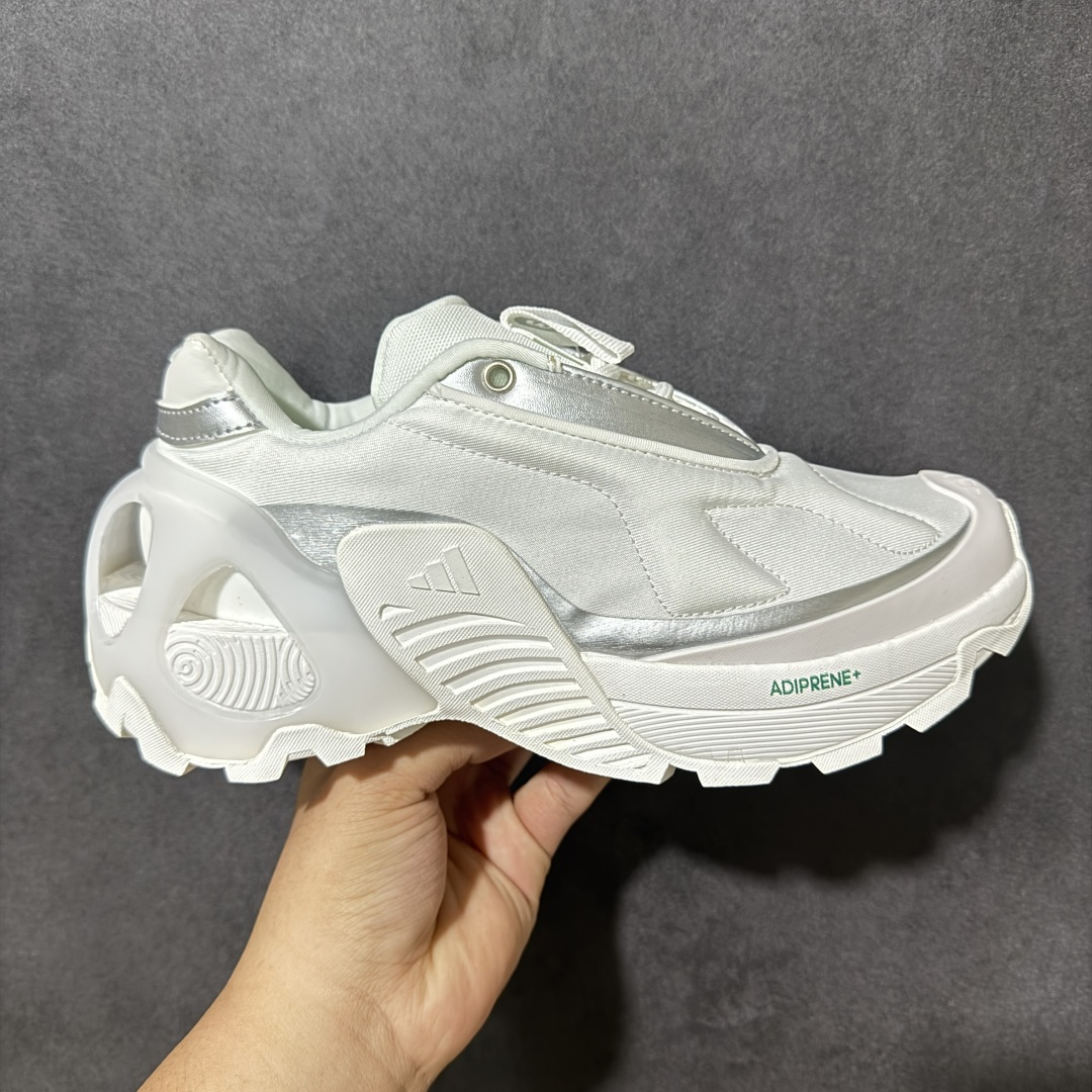 【公司级】阿迪达斯 Adidas Ozweego Adiprene 水管复古老爹鞋厚底增高老爹爹百搭慢跑鞋 鞋面透气织物与出众皮革相互拼接,营造丰富层次,中底 adiPRENE+ 则提供穿着过程中的优良支撑,进一步提升舒适度,特别之处在于后跟半透明导管加持,个性又独特!最后辅以醒目色调营造强烈视觉反差,不凡的吸睛效果让人过目难忘 。 尺码:36-40带半码-选品中心
