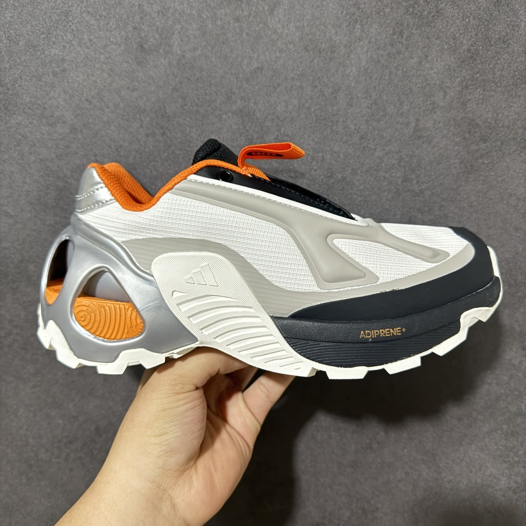 【公司级】阿迪达斯 Adidas Ozweego Adiprene 水管复古老爹鞋厚底增高老爹爹百搭慢跑鞋 鞋面透气织物与出众皮革相互拼接,营造丰富层次,中底 adiPRENE+ 则提供穿着过程中的优良支撑,进一步提升舒适度,特别之处在于后跟半透明导管加持,个性又独特!最后辅以醒目色调营造强烈视觉反差,不凡的吸睛效果让人过目难忘 。 尺码:36-45带半码-选品中心