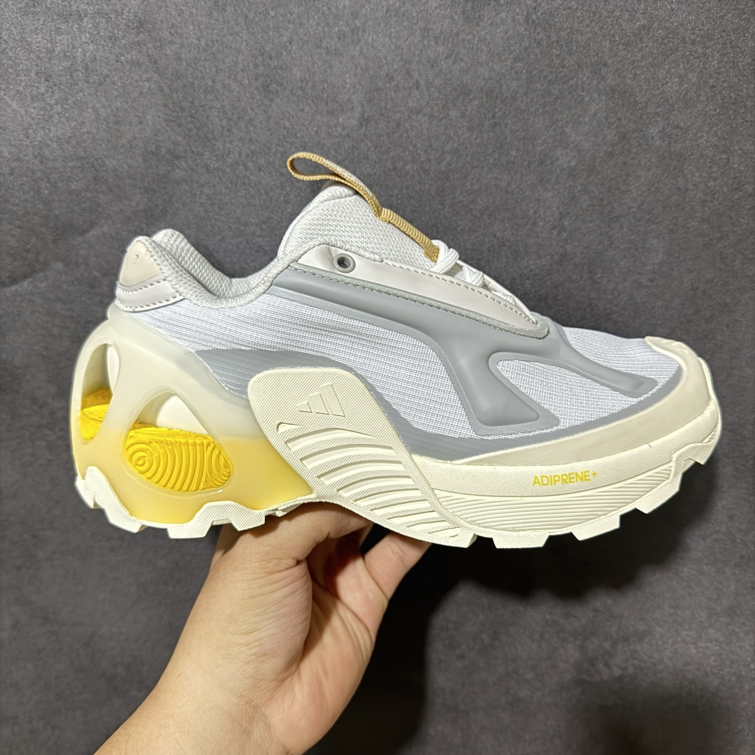 【公司级】阿迪达斯 Adidas Ozweego Adiprene 水管复古老爹鞋厚底增高老爹爹百搭慢跑鞋 鞋面透气织物与出众皮革相互拼接,营造丰富层次,中底 adiPRENE+ 则提供穿着过程中的优良支撑,进一步提升舒适度,特别之处在于后跟半透明导管加持,个性又独特!最后辅以醒目色调营造强烈视觉反差,不凡的吸睛效果让人过目难忘 。 尺码:36-40带半码-选品中心