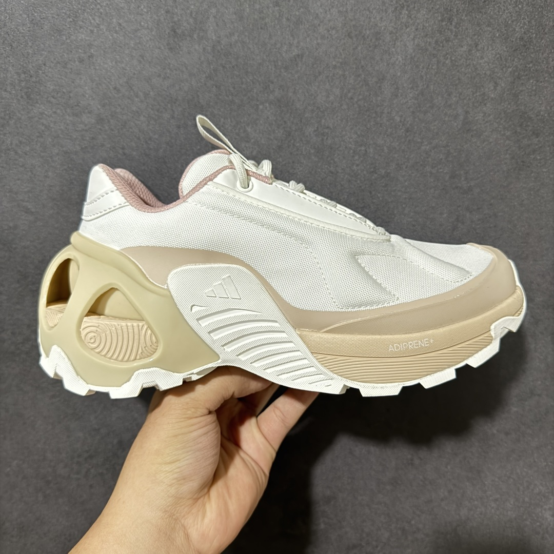 【公司级】阿迪达斯 Adidas Ozweego Adiprene 水管复古老爹鞋厚底增高老爹爹百搭慢跑鞋 鞋面透气织物与出众皮革相互拼接,营造丰富层次,中底 adiPRENE+ 则提供穿着过程中的优良支撑,进一步提升舒适度,特别之处在于后跟半透明导管加持,个性又独特!最后辅以醒目色调营造强烈视觉反差,不凡的吸睛效果让人过目难忘 。 尺码:36-40带半码-选品中心
