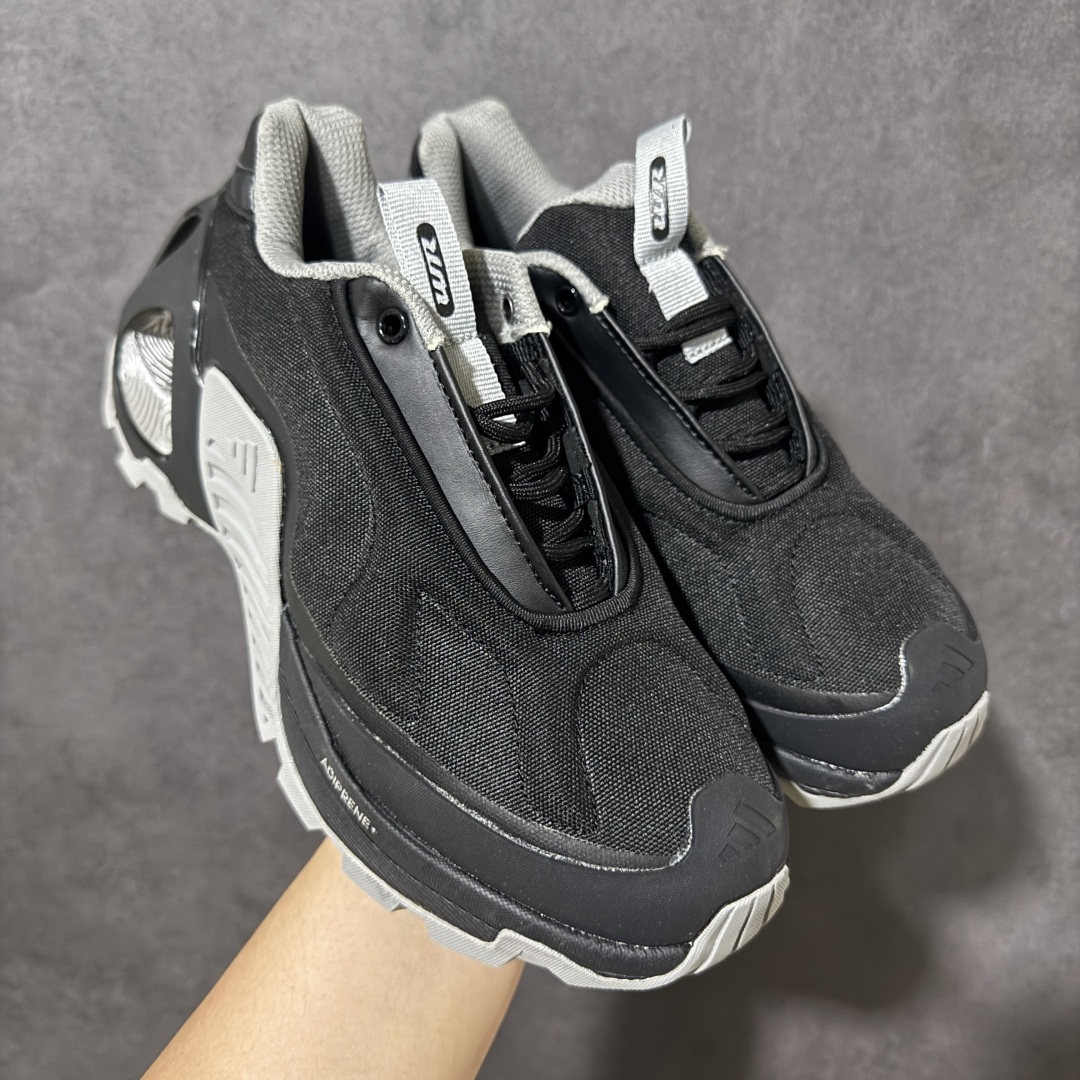 图片[2]-【公司级】阿迪达斯 Adidas Ozweego Adiprene 水管复古老爹鞋厚底增高老爹爹百搭慢跑鞋 鞋面透气织物与出众皮革相互拼接，营造丰富层次，中底 adiPRENE+ 则提供穿着过程中的优良支撑，进一步提升舒适度,特别之处在于后跟半透明导管加持，个性又独特！最后辅以醒目色调营造强烈视觉反差，不凡的吸睛效果让人过目难忘 。 男鞋：40-45带半码 女鞋：36-40带半码-选品中心