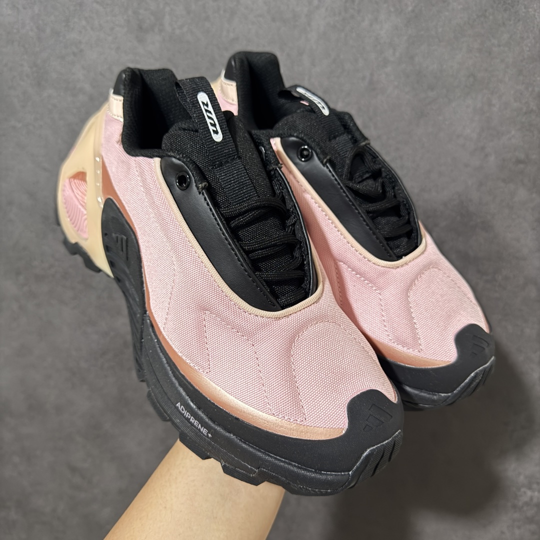 图片[9]-【公司级】阿迪达斯 Adidas Ozweego Adiprene 水管复古老爹鞋厚底增高老爹爹百搭慢跑鞋 鞋面透气织物与出众皮革相互拼接，营造丰富层次，中底 adiPRENE+ 则提供穿着过程中的优良支撑，进一步提升舒适度,特别之处在于后跟半透明导管加持，个性又独特！最后辅以醒目色调营造强烈视觉反差，不凡的吸睛效果让人过目难忘 。 男鞋：40-45带半码 女鞋：36-40带半码-选品中心