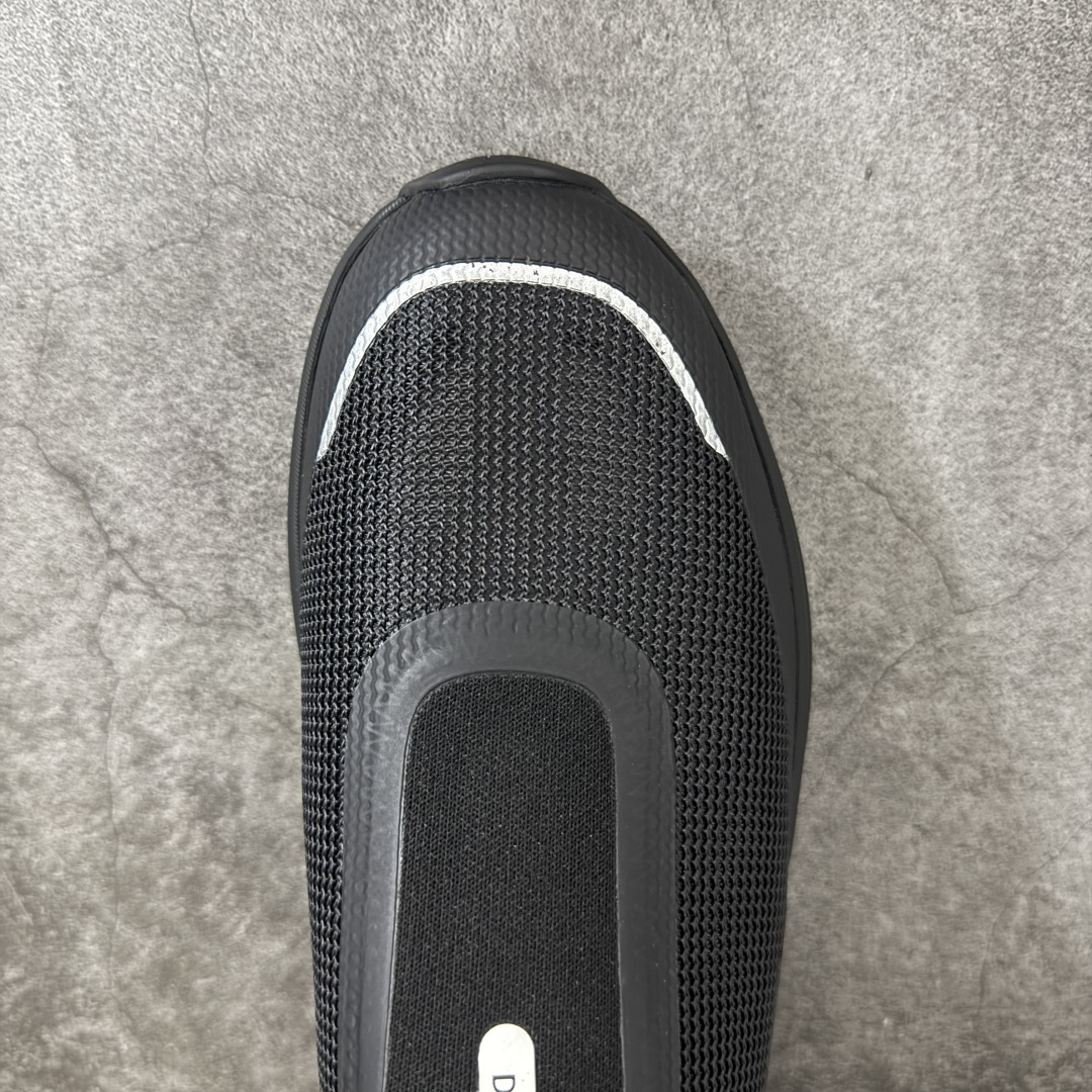 图片[5]-【性价比】迪桑特 Descente Primer SLIP-ON时尚简约一脚蹬 户外运动鞋 整双鞋子透气都很出色了，鞋面非常清透，米其林大底也是增强了防滑效果，可以说是轻快凉爽又很有功能性了。上班通勤和周末轻户外都是轻松拿捏。 尺码：39-45-选品中心