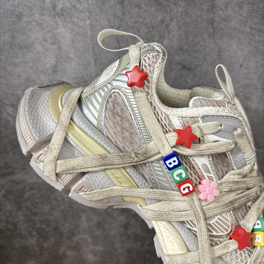 图片[7]-【XA纯原】BALENCIAGA 3XL Sneakers 巴黎世家十代网布系带低帮走秀复古老爹鞋 挂饰 串珠扣子配饰款 全新版本 全新顶端品质 全套原纸板楦头开发 最原汁原味的灵魂版型 全鞋荧光划线卡点 胶水把控整洁度追求极致完美 每一双都是工艺品 多重QC质检 超越公司货的品控标准 实实在在的免检产品 原盒原配 正确字体电绣 粗细、位置、大小正确 侧边TPU 透气孔匹配意产原版 正确分离大底 TPU软底 原版一致大底LOGO 立体感十足 原厂皮料水洗做旧 采购原厂网纱 不含皮革 网布材料和聚氨酯 磨损效果 鞋头边缘和后帮 Balenciaga 徽标 鞋面和后跟凸印尺码 鞋舌 3XL 橡胶品牌标识和反光细节 鞋帮拉袢和鞋舌拉祥 配反光细节 备用鞋带在鞋履前侧 可在穿着前取下 便于不同造型搭配 正常尺码 尺码：35 36 37 38 39 40 41 42 43 44 45 46-选品中心
